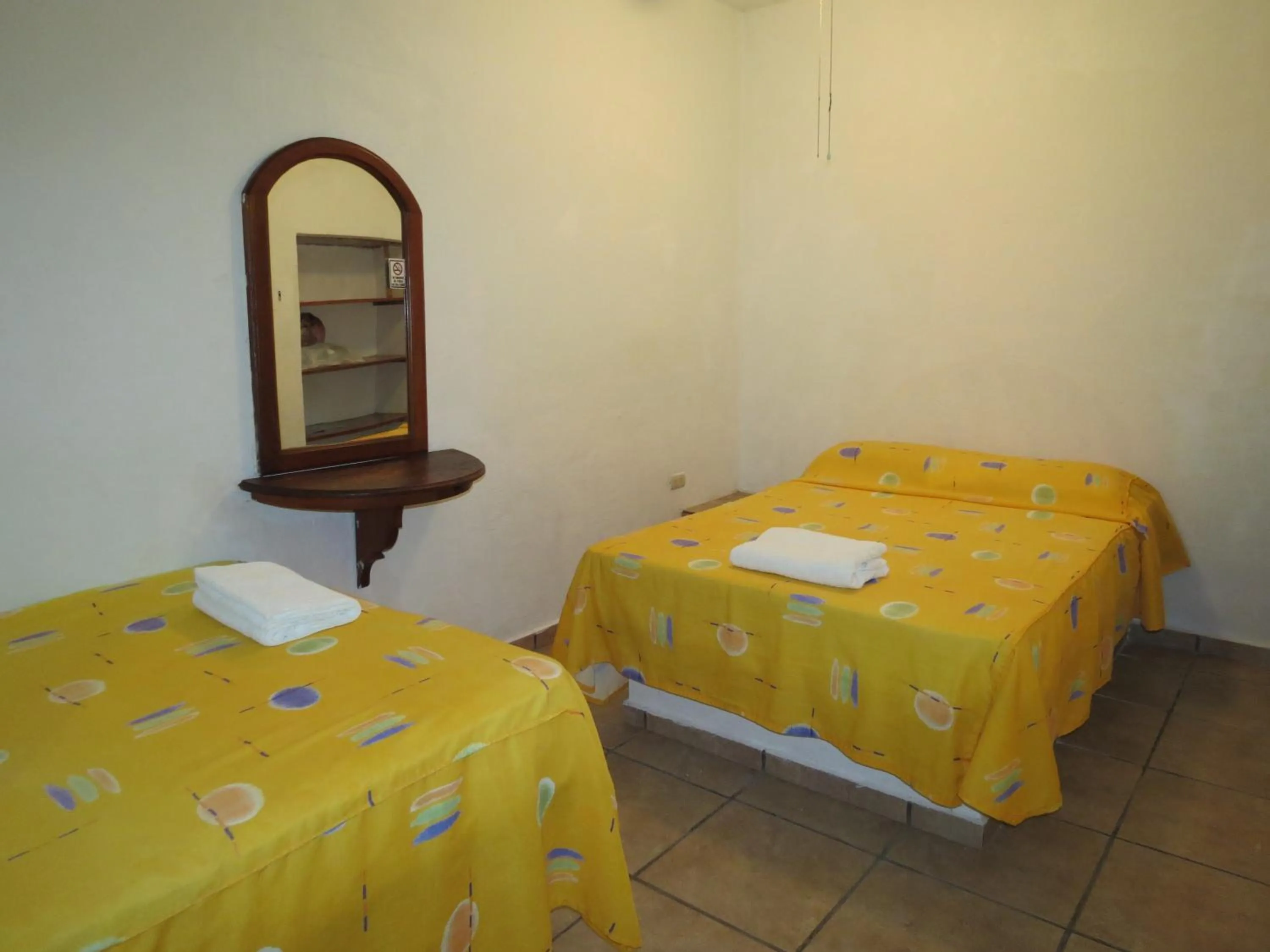 Photo of the whole room in Eco Coco Loco by Rotamundos