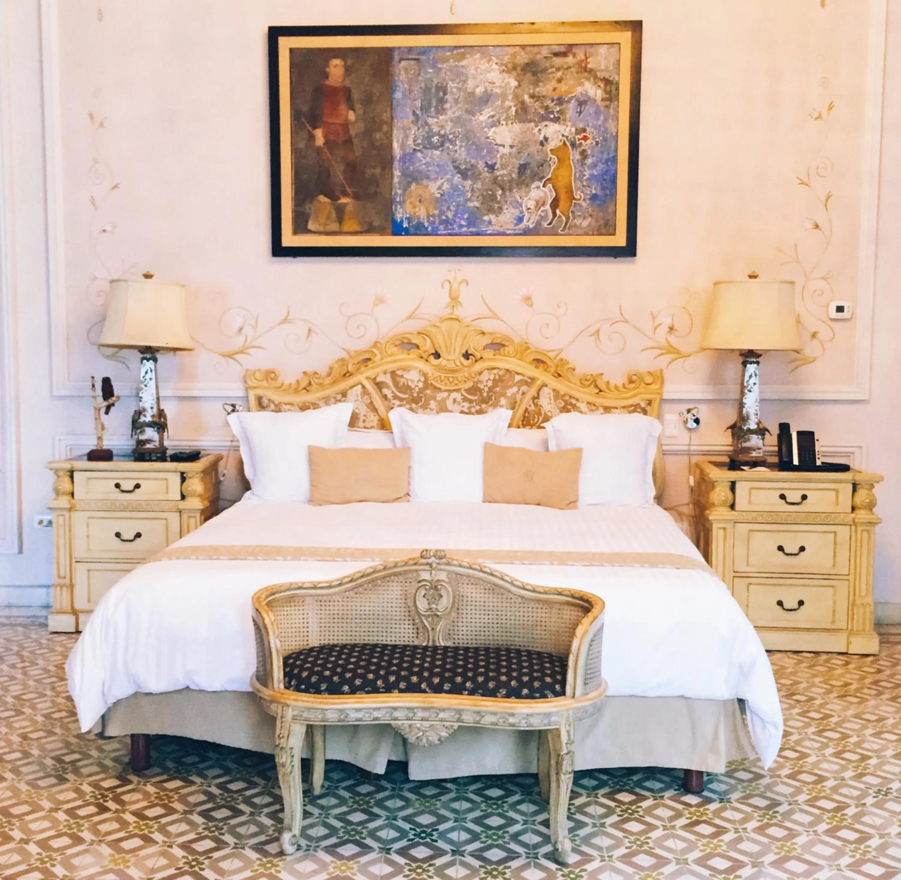 Bed in Mansión Mérida Boutique Hotel - Restaurant