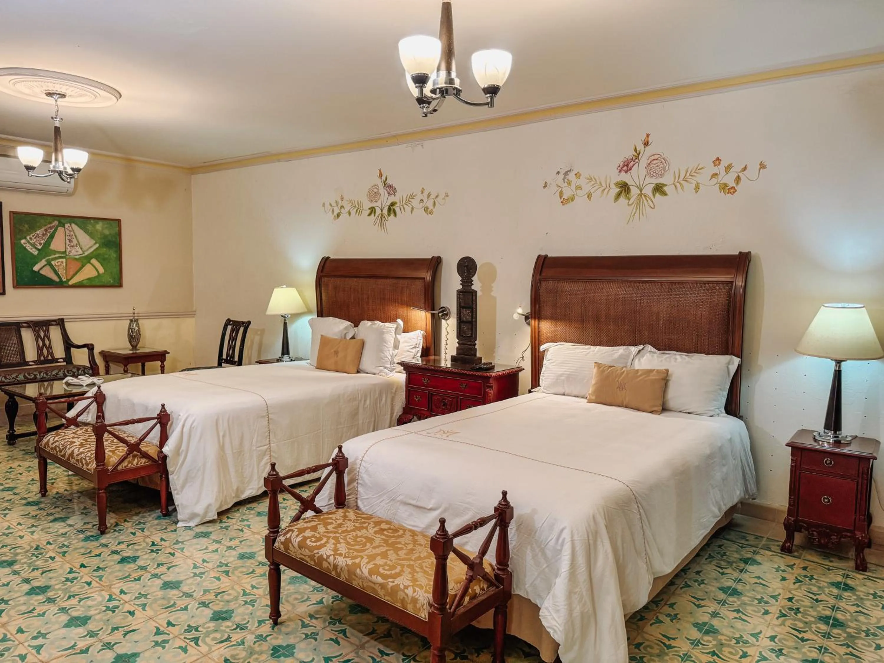 Bed in Mansión Mérida Boutique Hotel - Restaurant