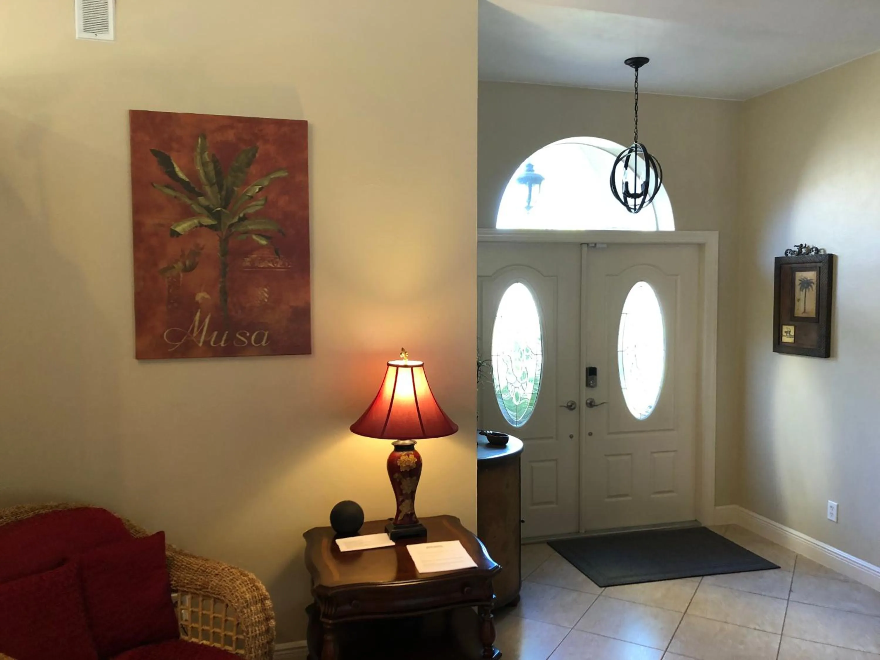 Decorative detail in Tiki Paradise House & pool - 10 min to Beach!