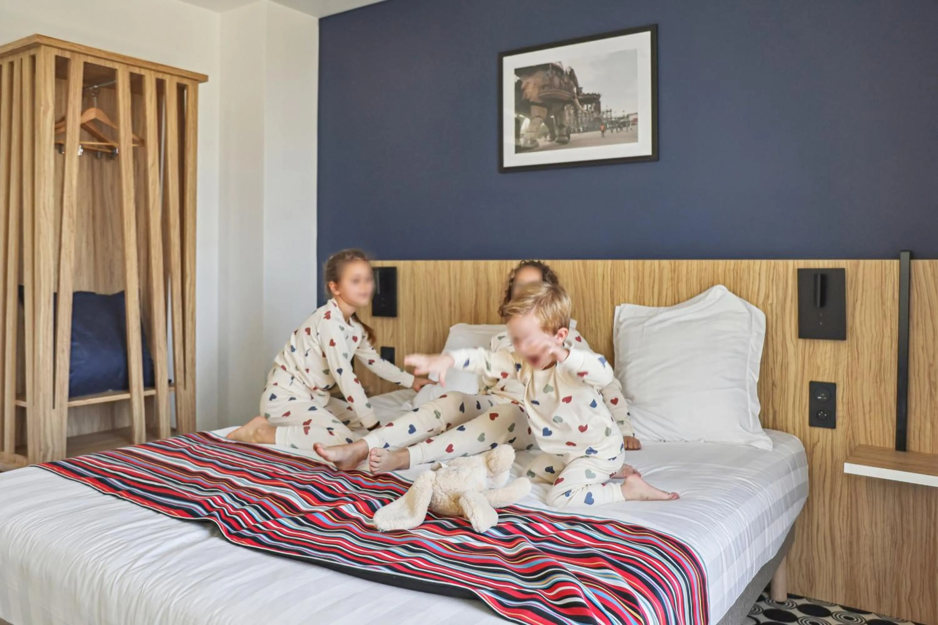 Bedroom, Bed in Akena Nantes Rezé Aéroport