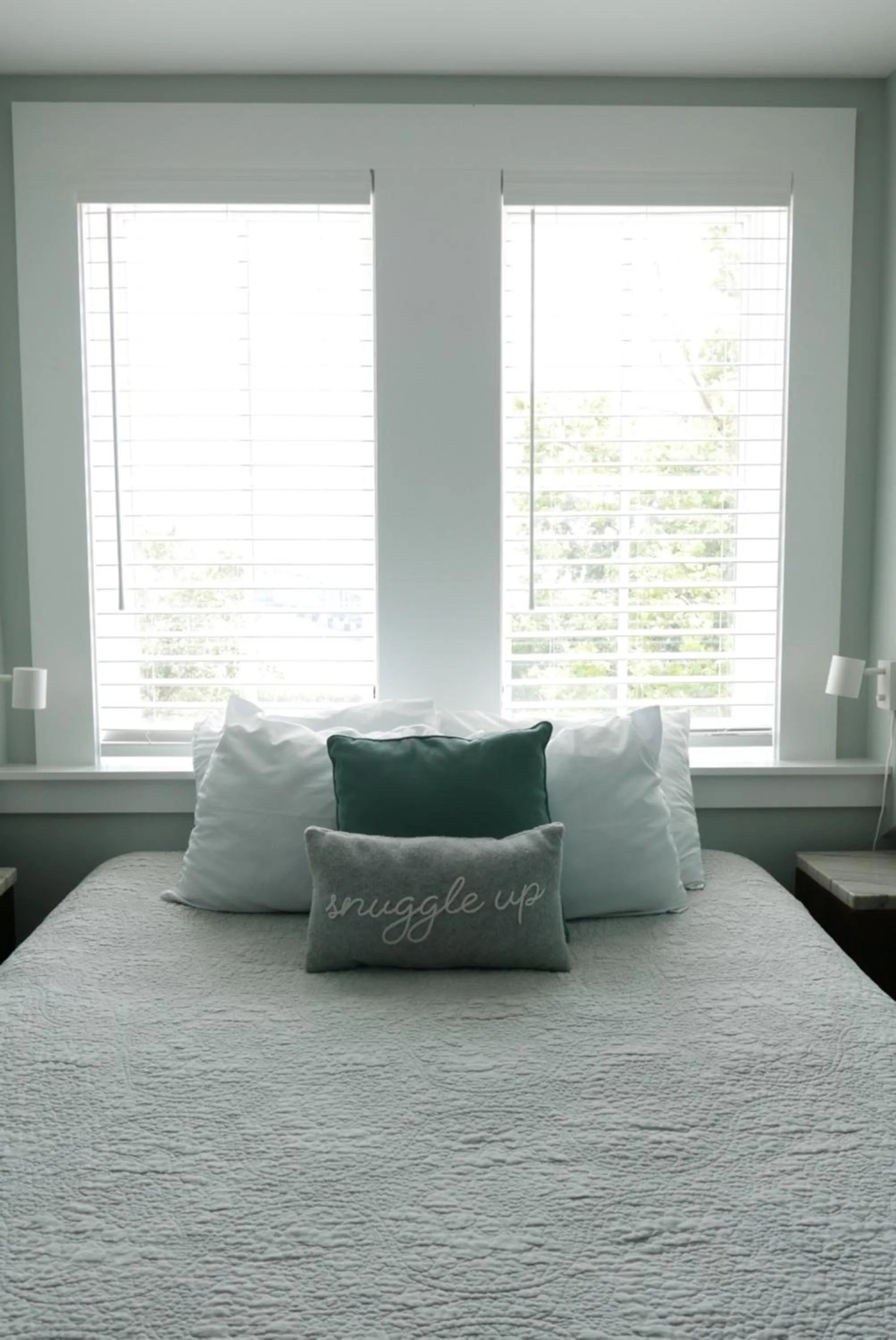 Bed in 607 Bay Inn Downtown Beaufort