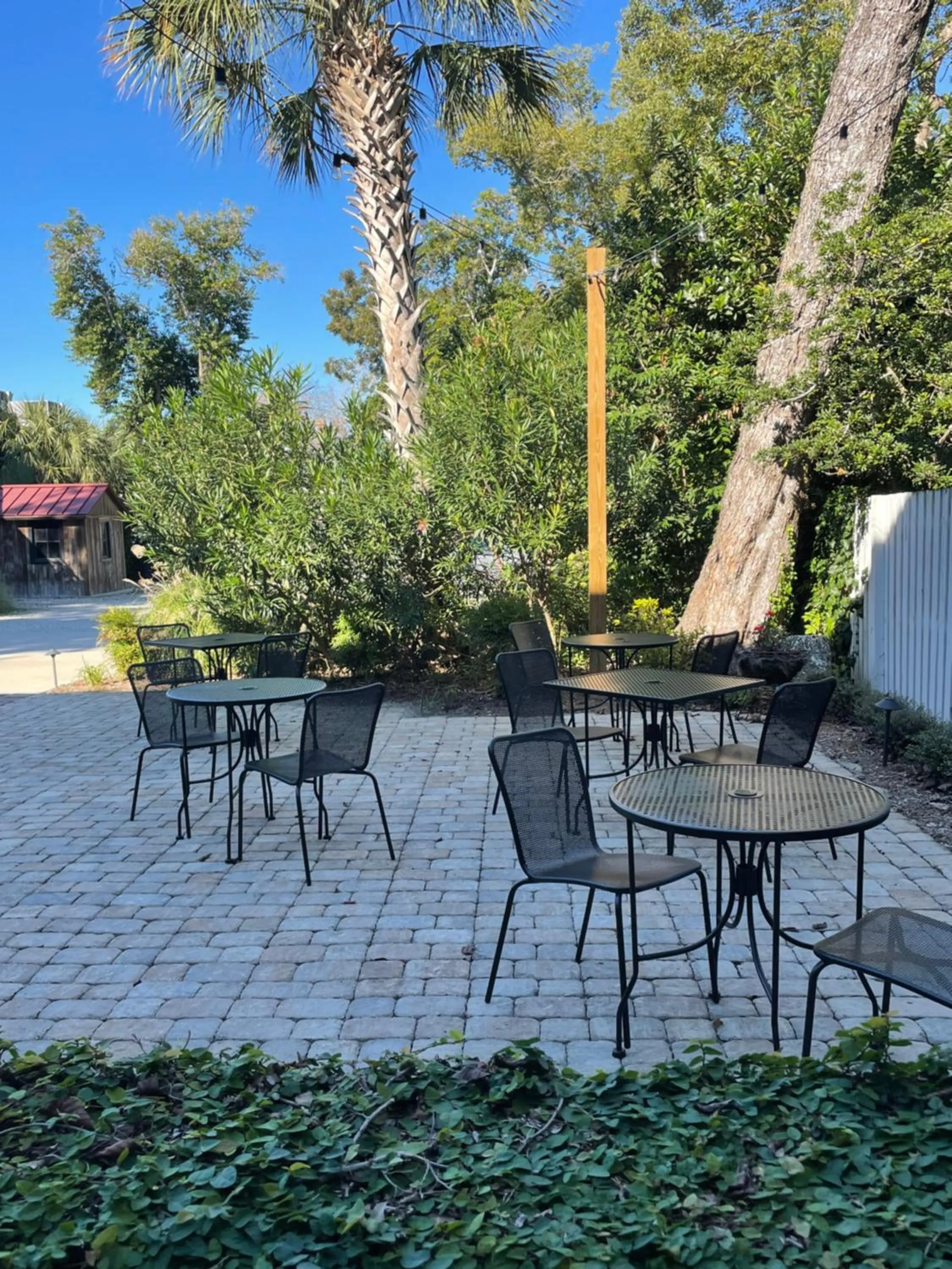 Patio in 607 Bay Inn Downtown Beaufort