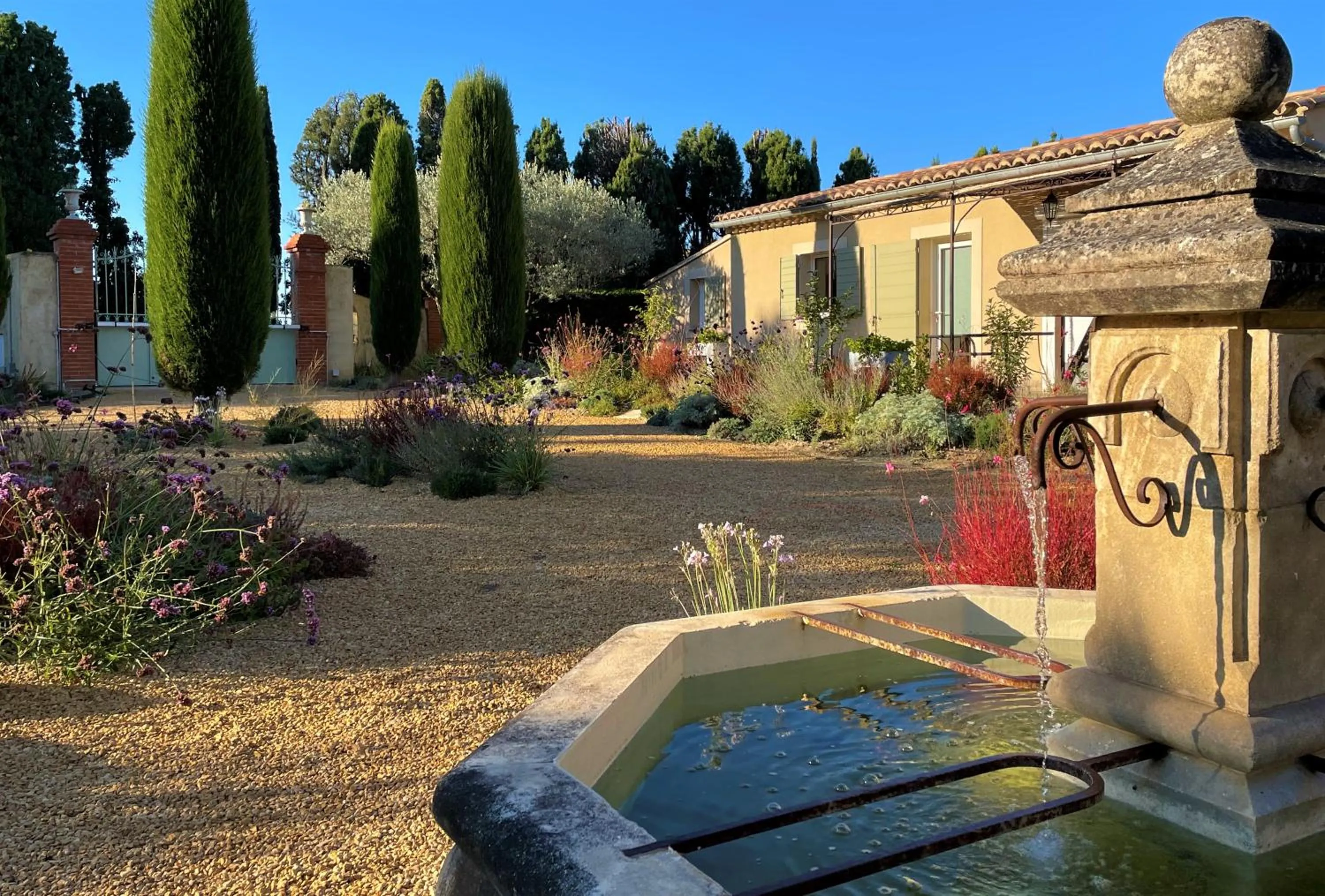 Facade/entrance in Le Mas Carré Séguret