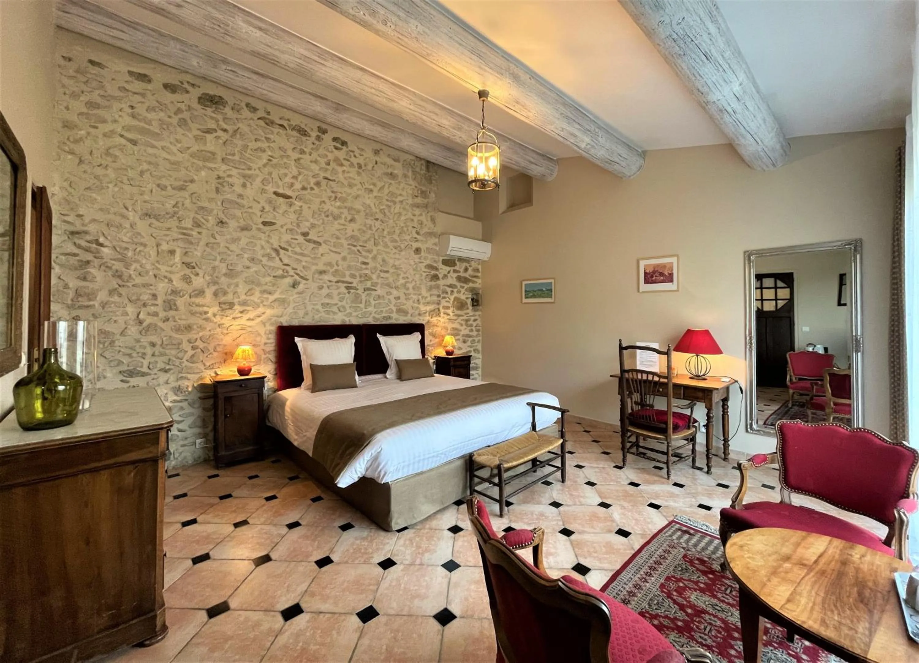 Bedroom in Le Mas Carré Séguret