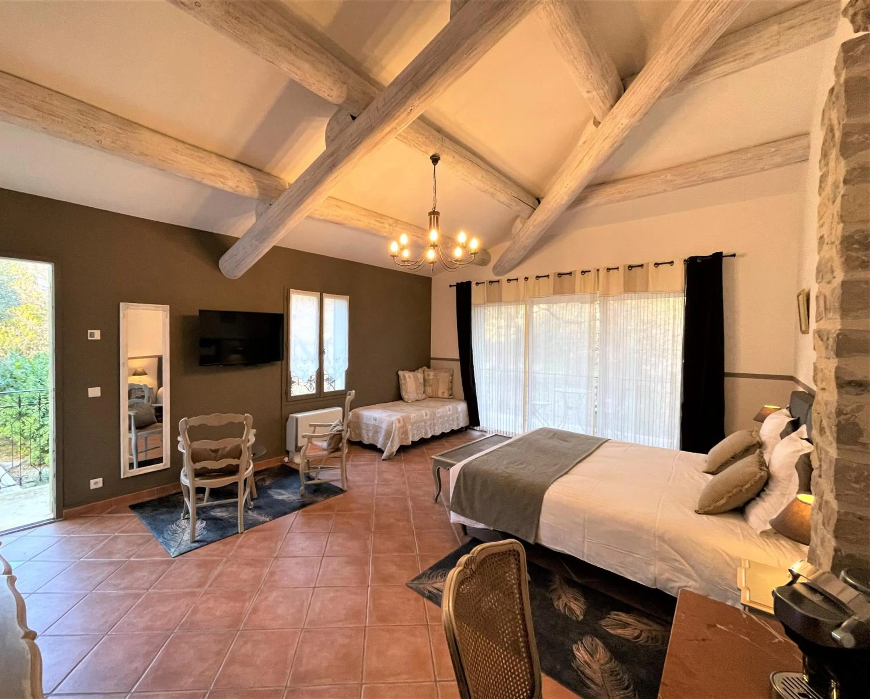 Bedroom in Le Mas Carré Séguret