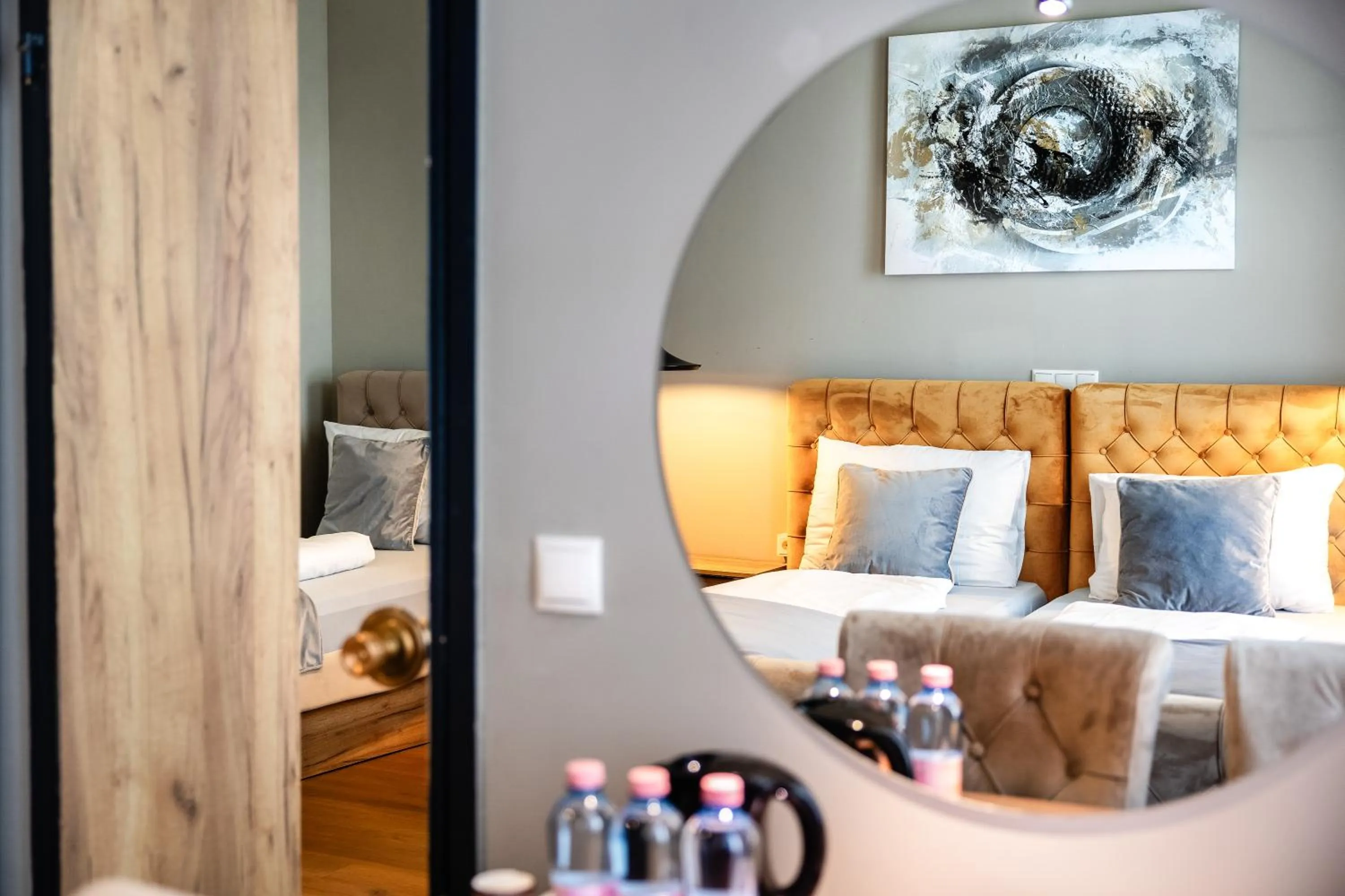 Photo of the whole room, Bed in Hotel Resonanz Vienna