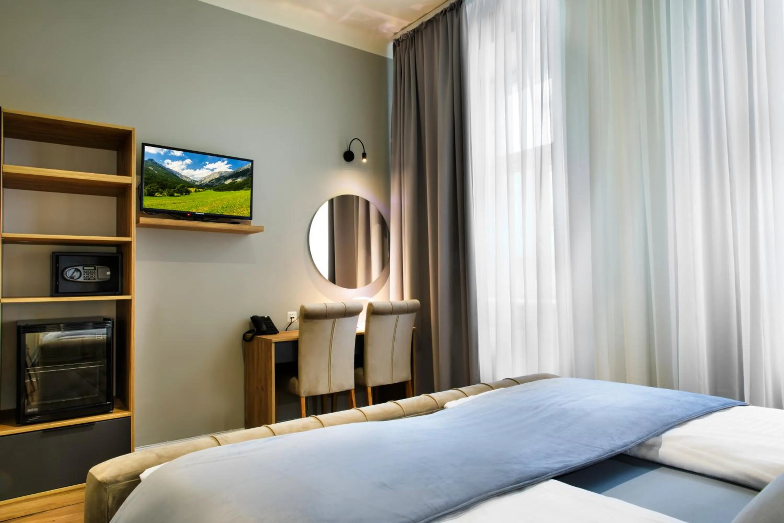 Photo of the whole room, Bed in Hotel Resonanz Vienna
