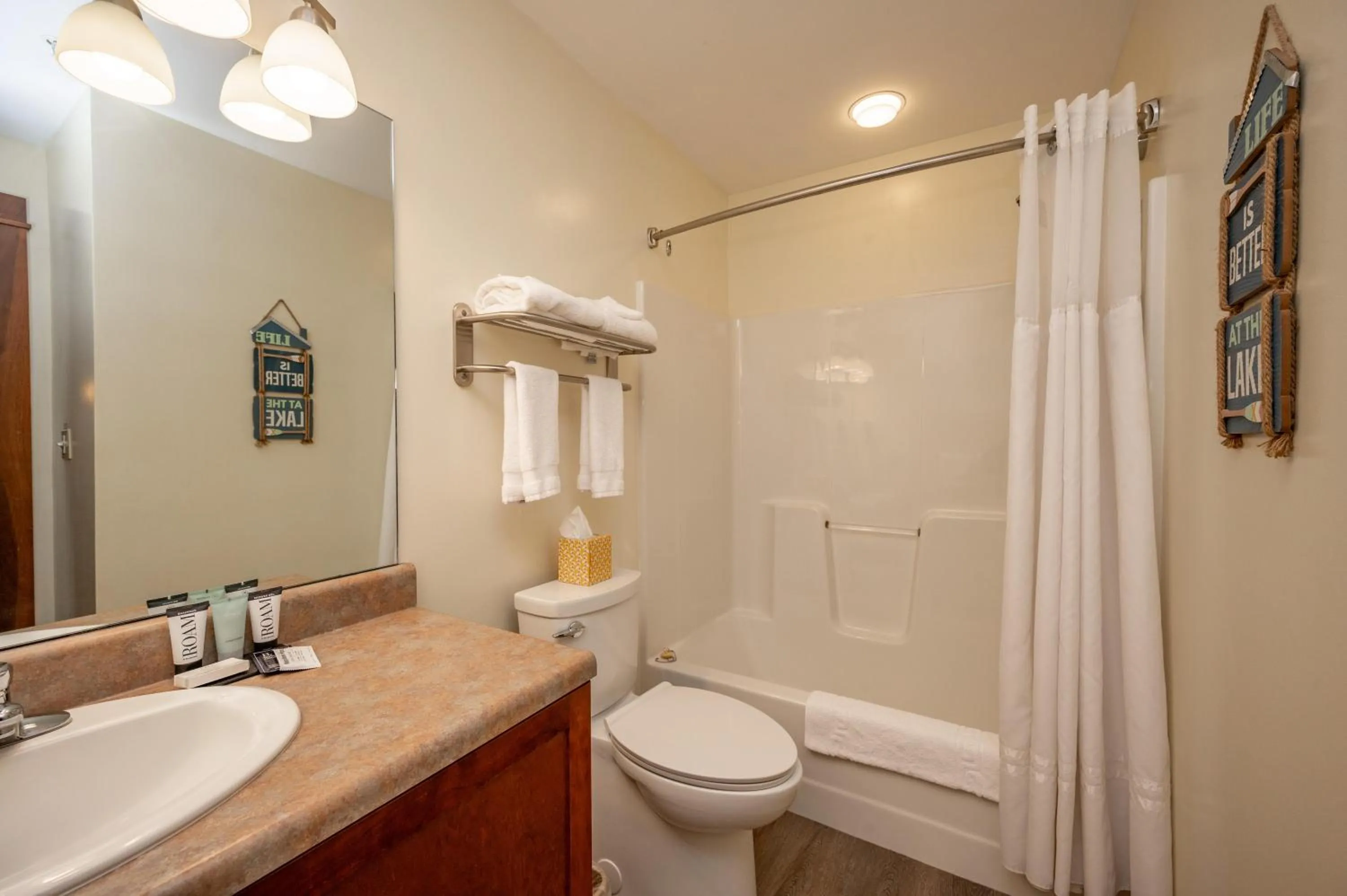 B205 One Bedroom Lake View