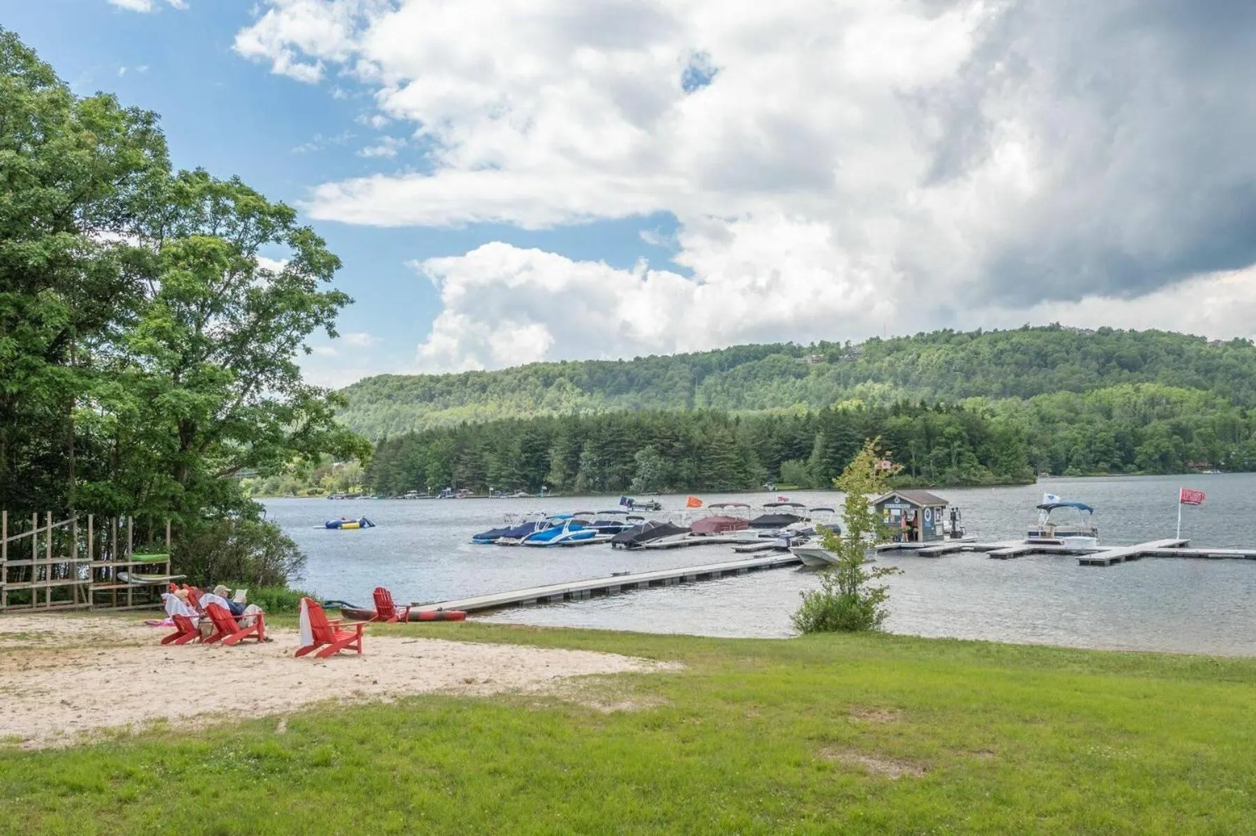 B205 One Bedroom Lake View