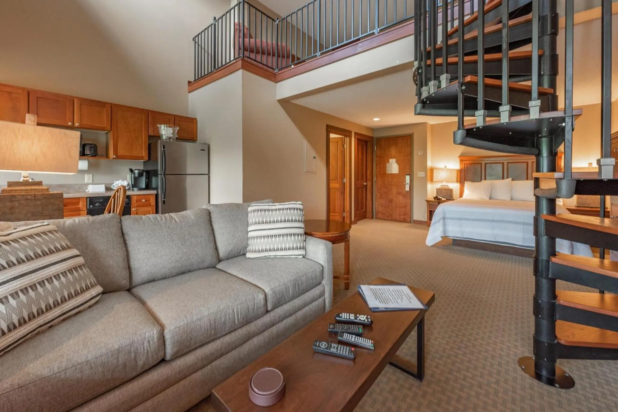 Bed in A305 Studio & Loft Lake View