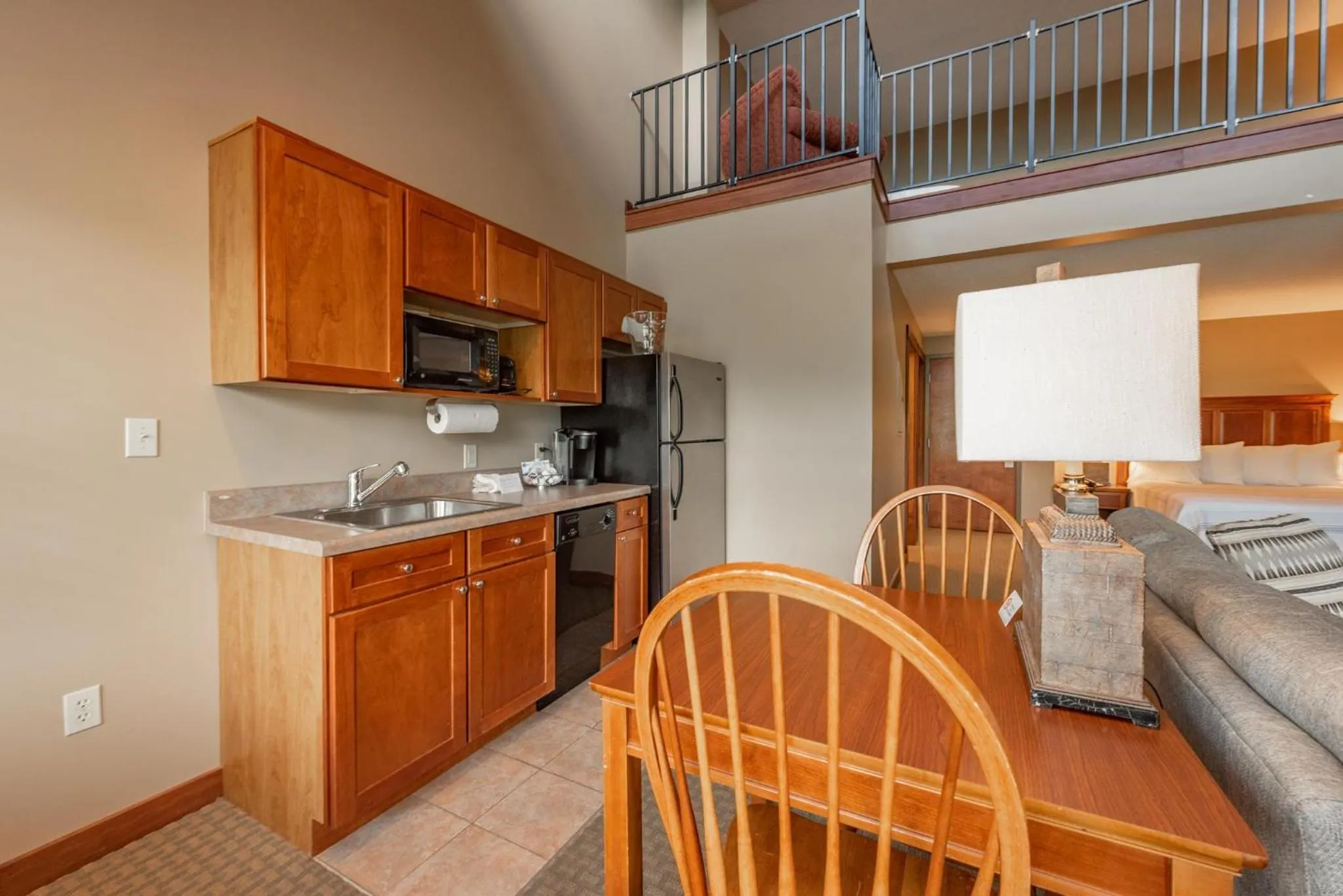 A305 Studio & Loft Lake View