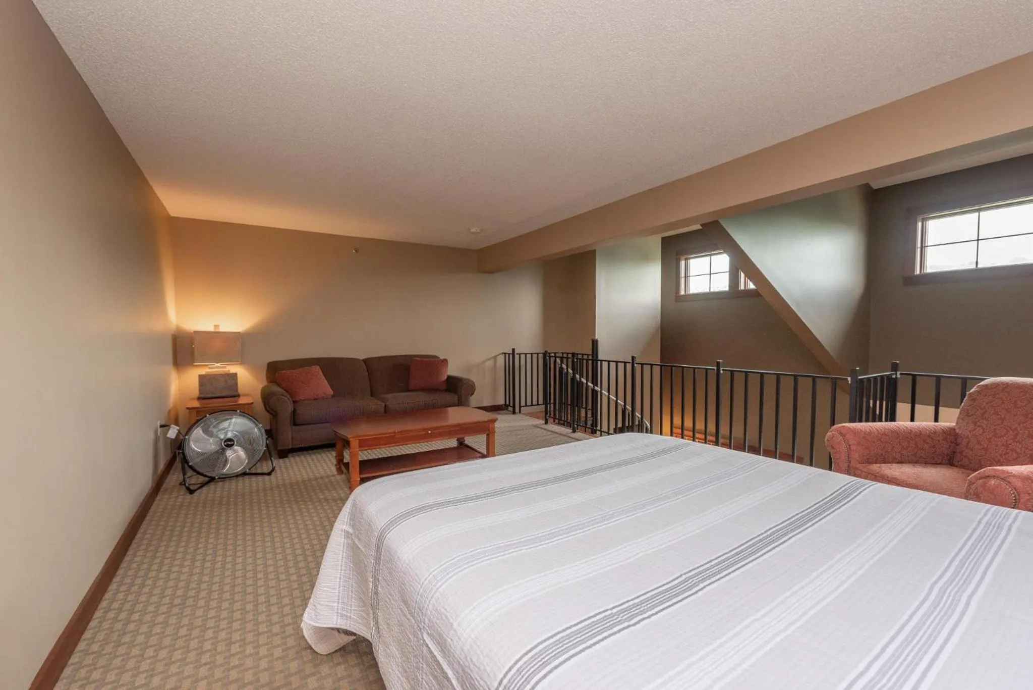 Bed in A305 Studio & Loft Lake View