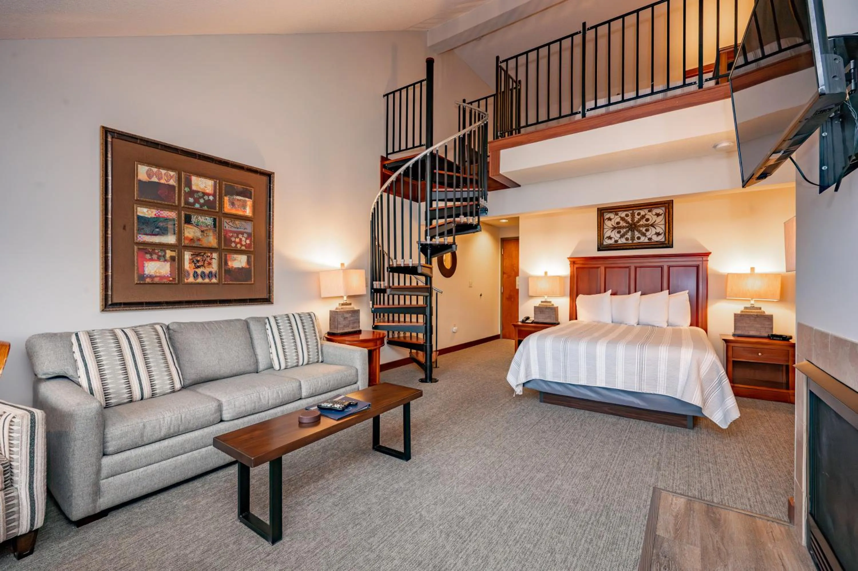 Bed in A309 Studio & Loft Lake View