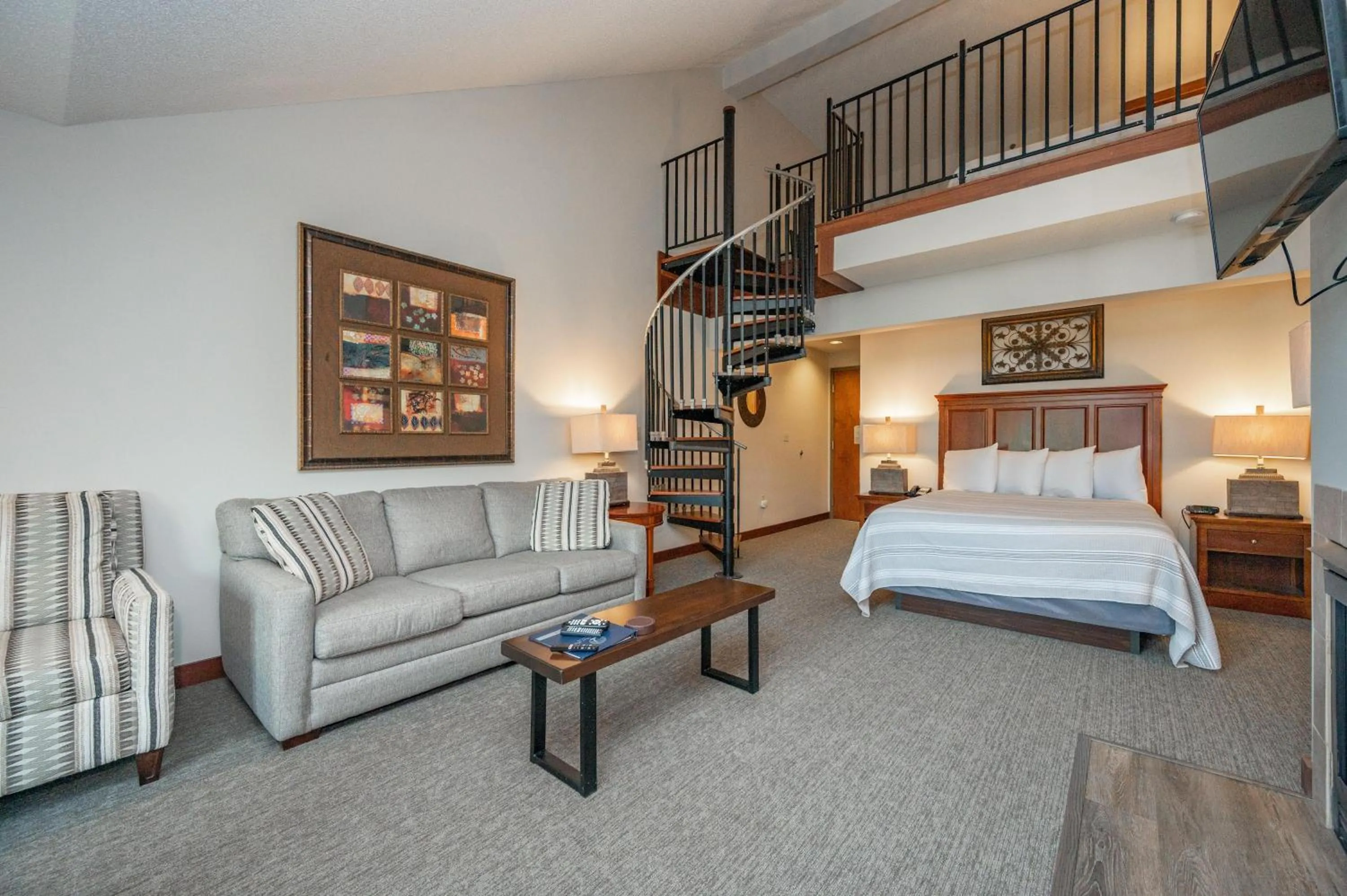 Bed in A309 Studio & Loft Lake View