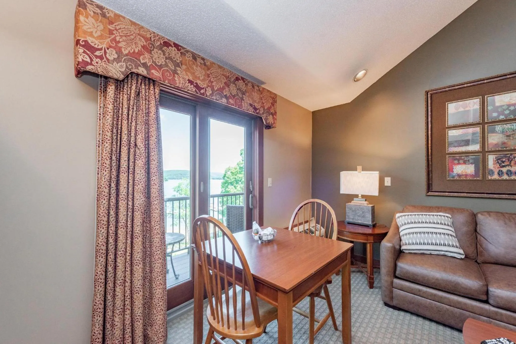 A313 Studio & Loft Lake View