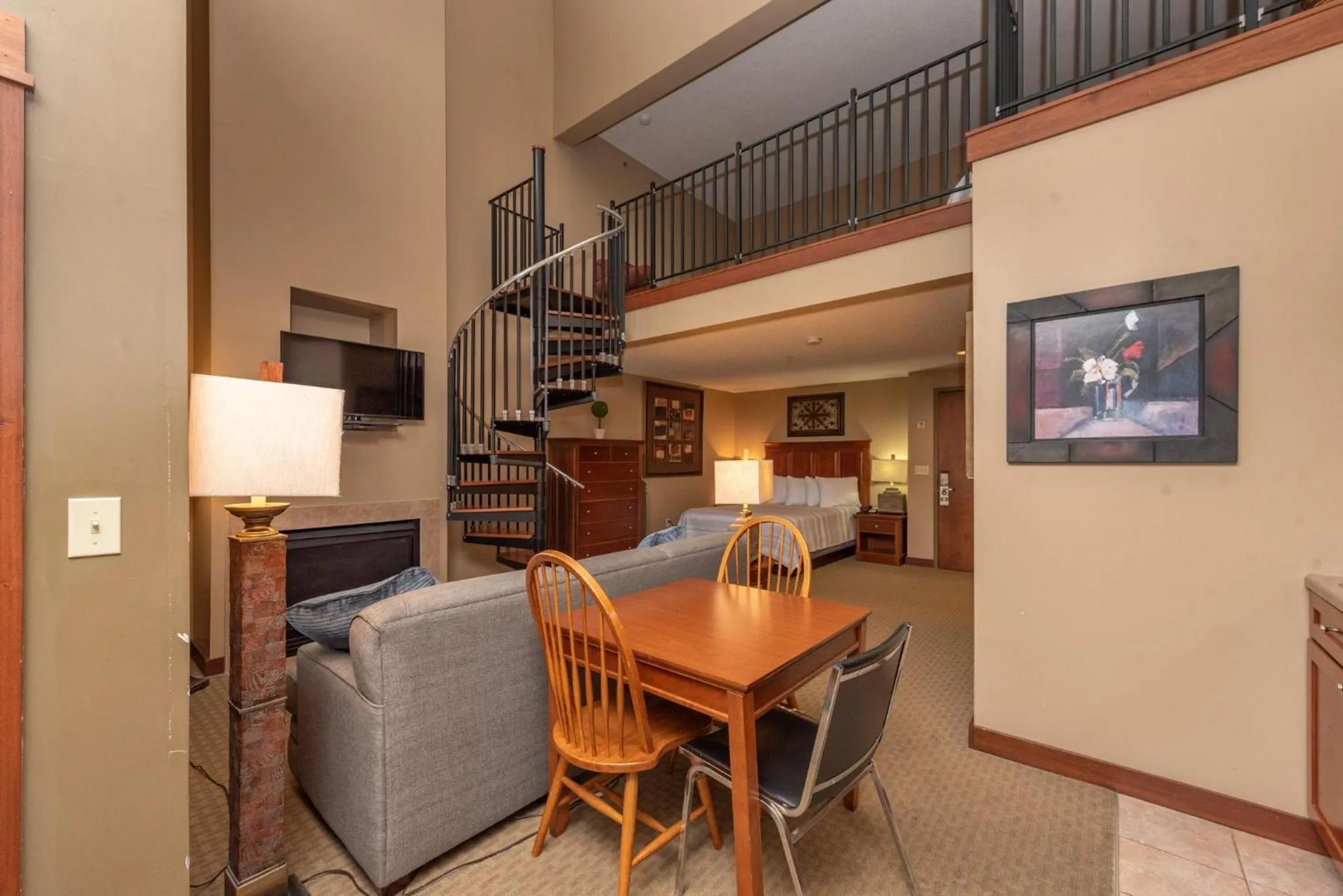 A315 Studio & Loft Lake View