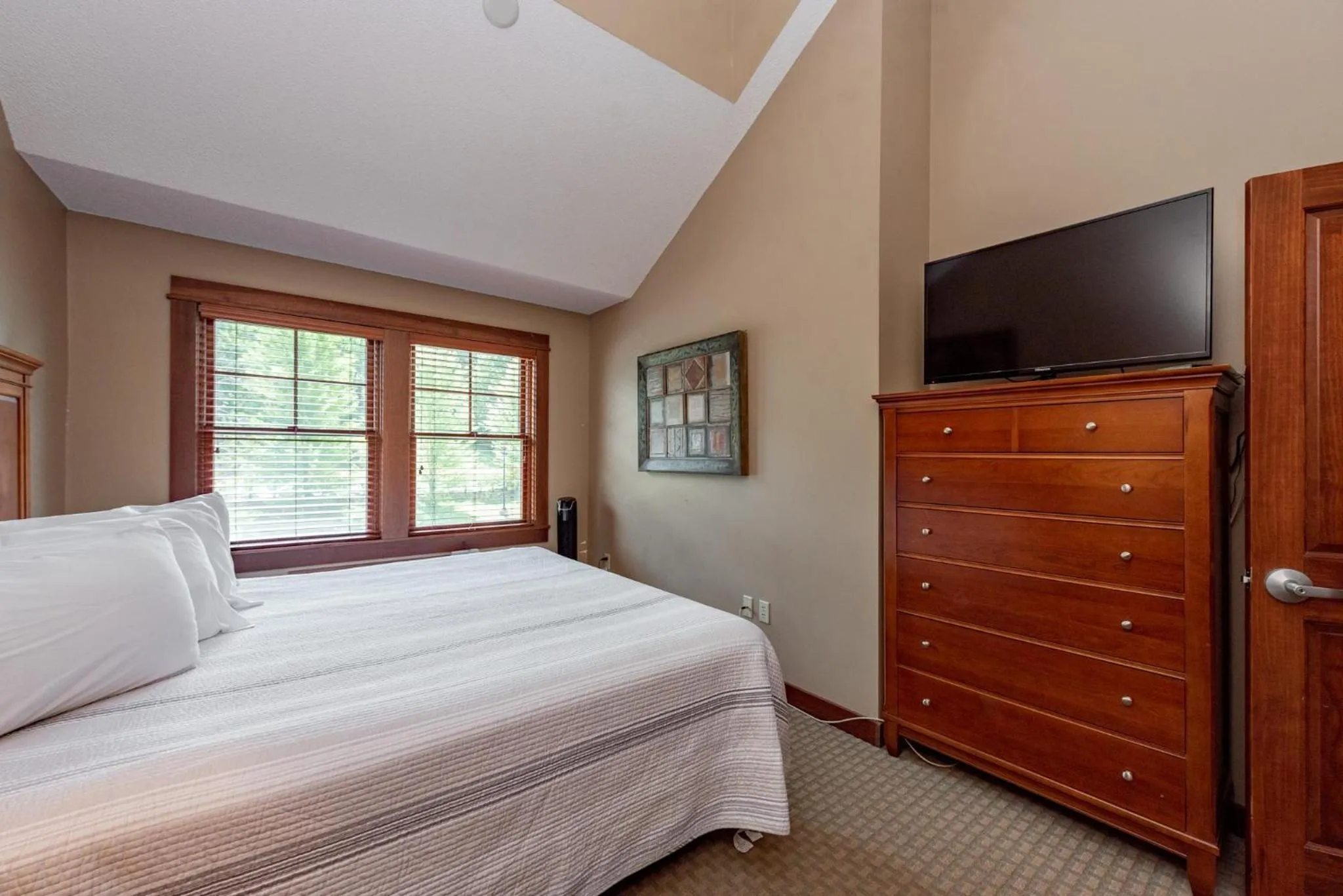 Bed in A318 One Bedroom & Loft Standard View