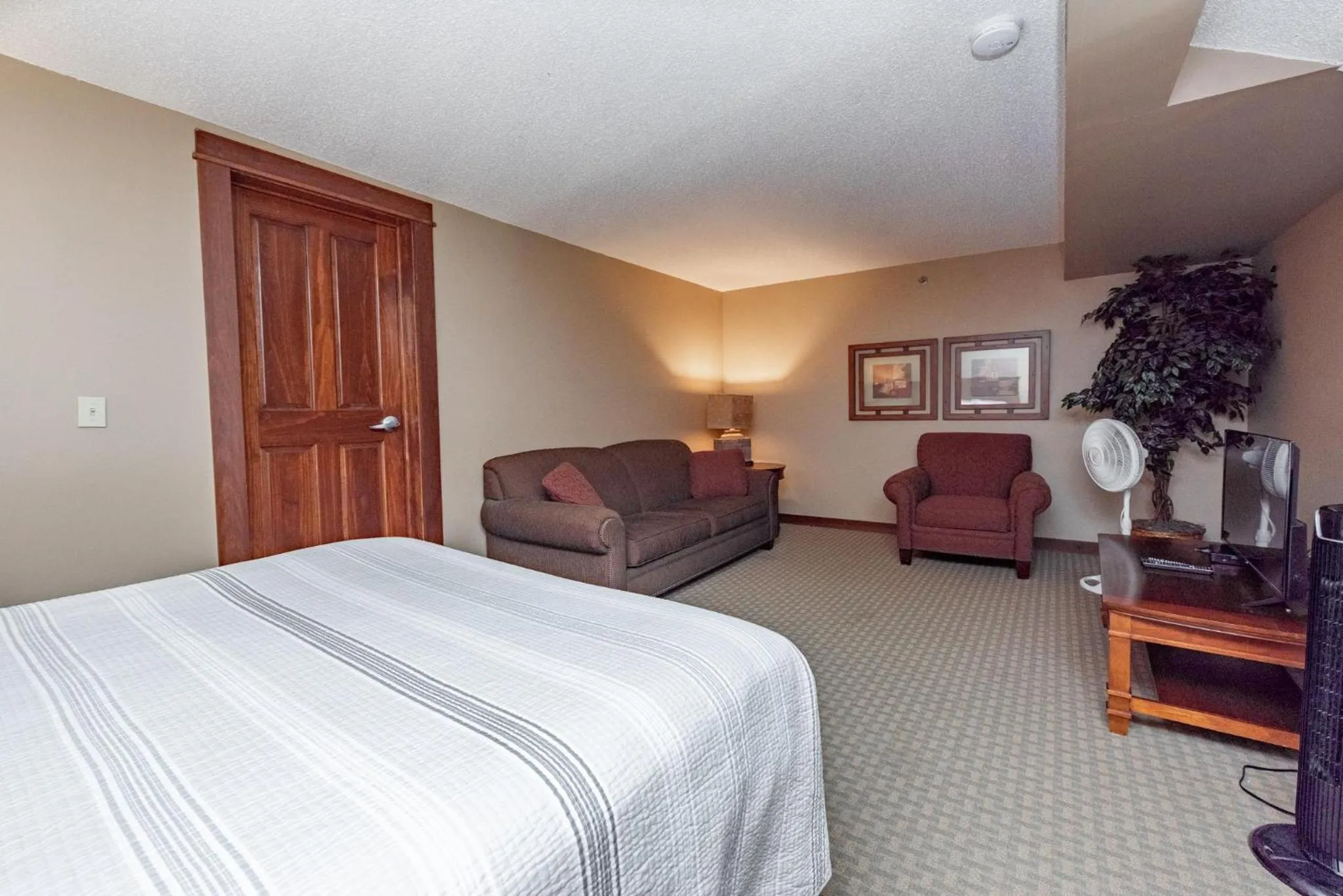 Bed in A318 One Bedroom & Loft Standard View