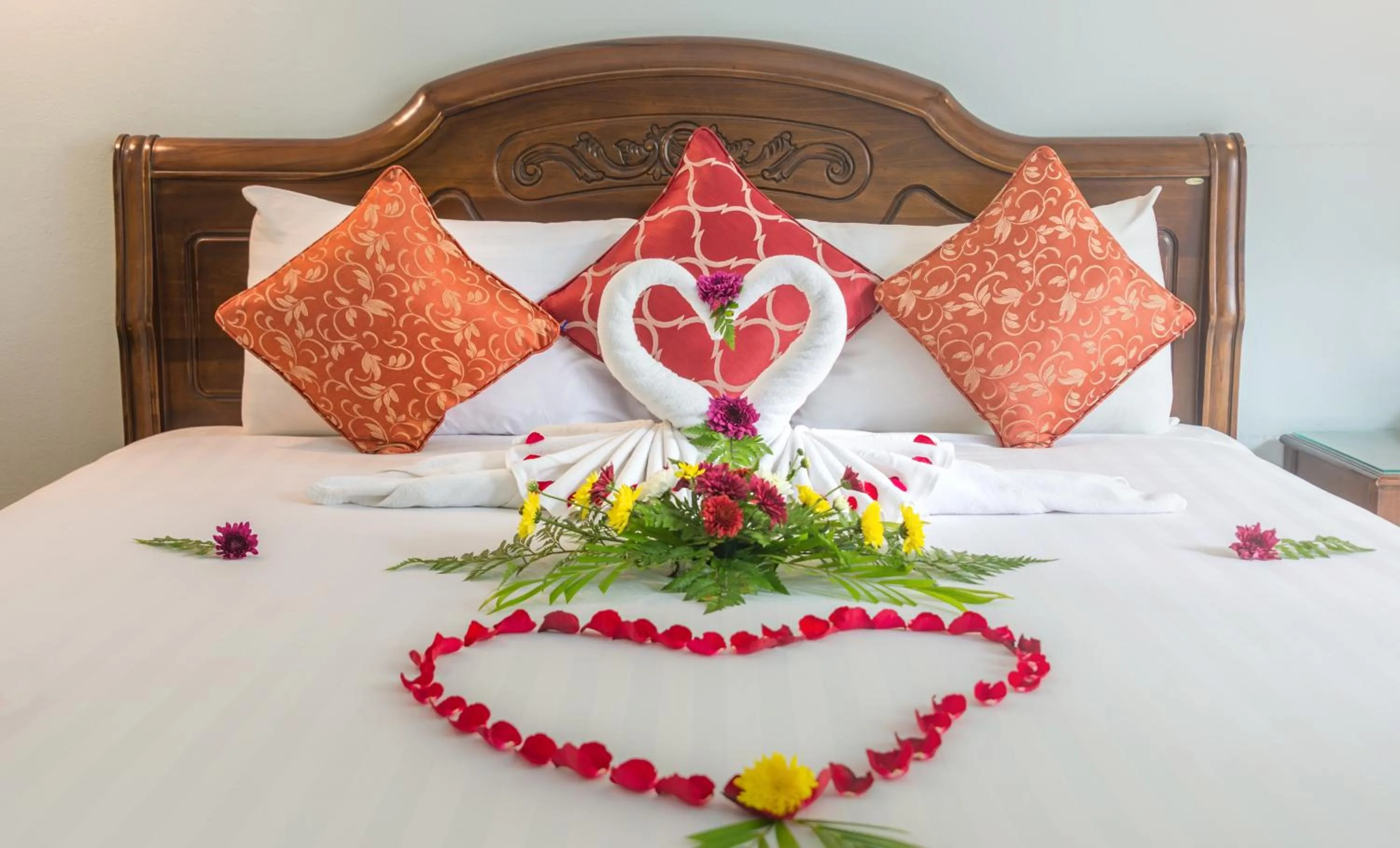 Bed in Aonang Silver Orchid Resort