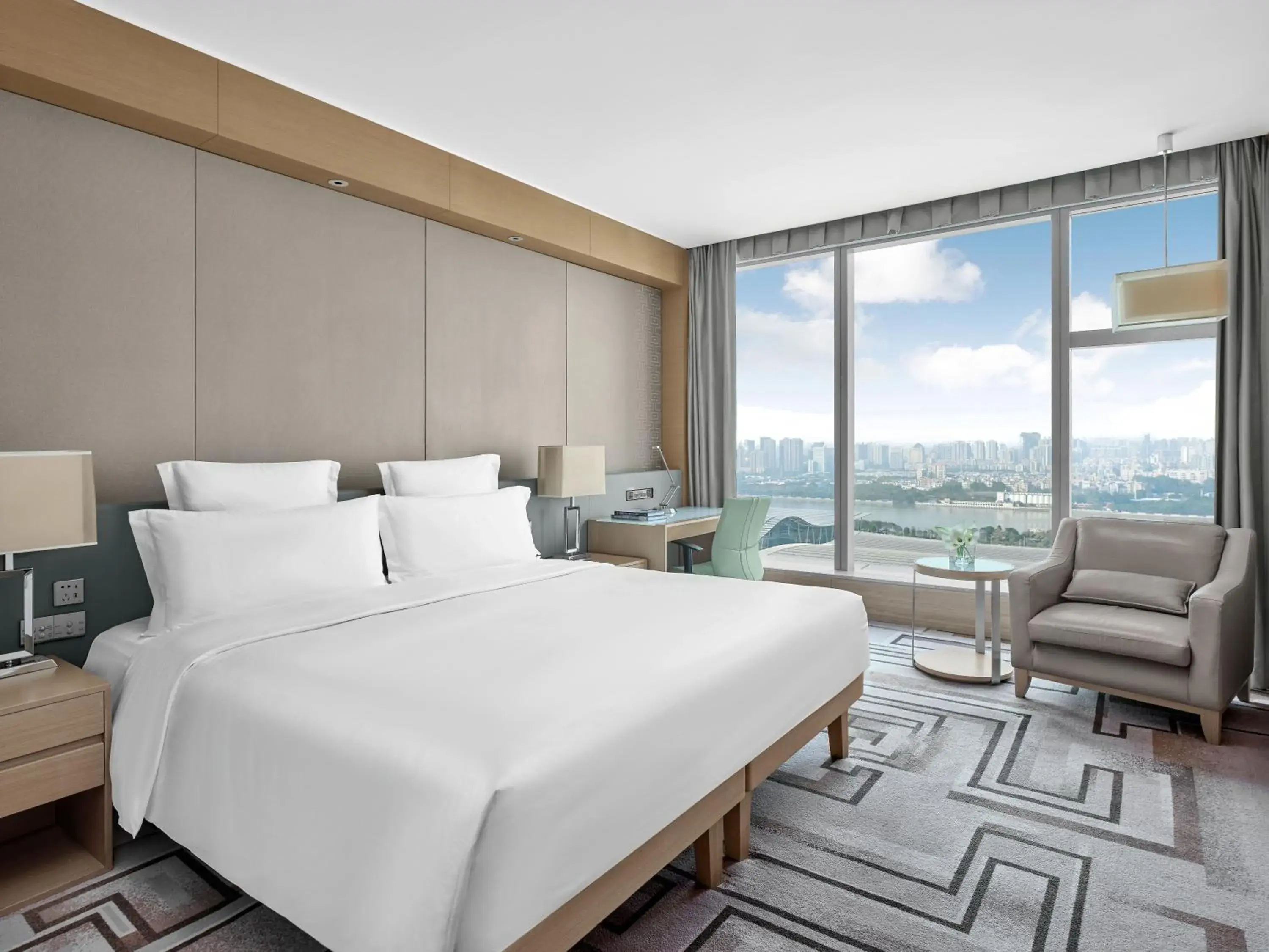 Deluxe River View King Room in Langham Place Guangzhou Deluxe River View King Room in Langham Place Guangzhou