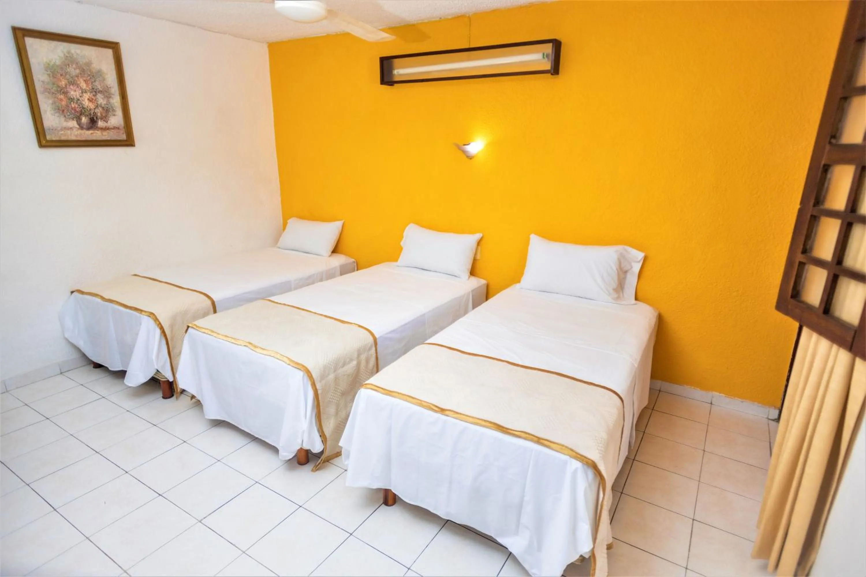 Photo of the whole room, Bed in Hotel Santa Lucía