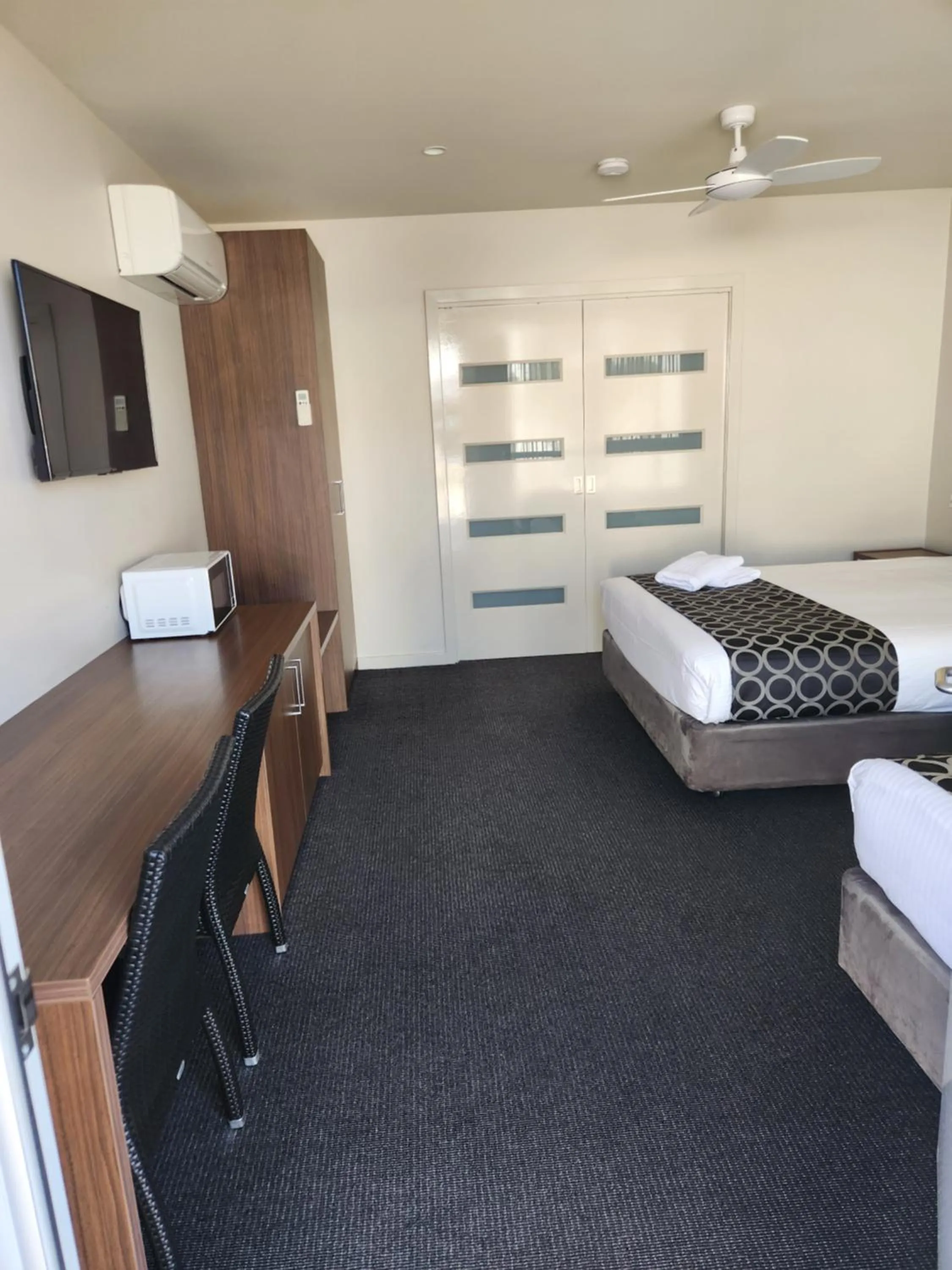 Bed in Jane Eliza Motor Inn