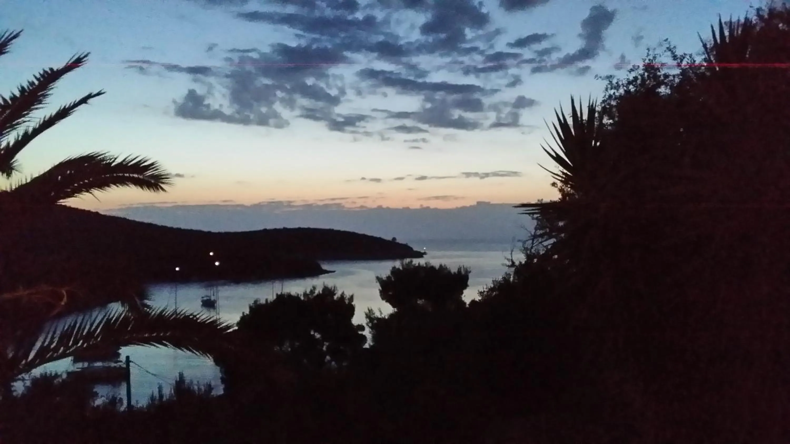 Night in Apartments Villa Sonia & Teo Hvar