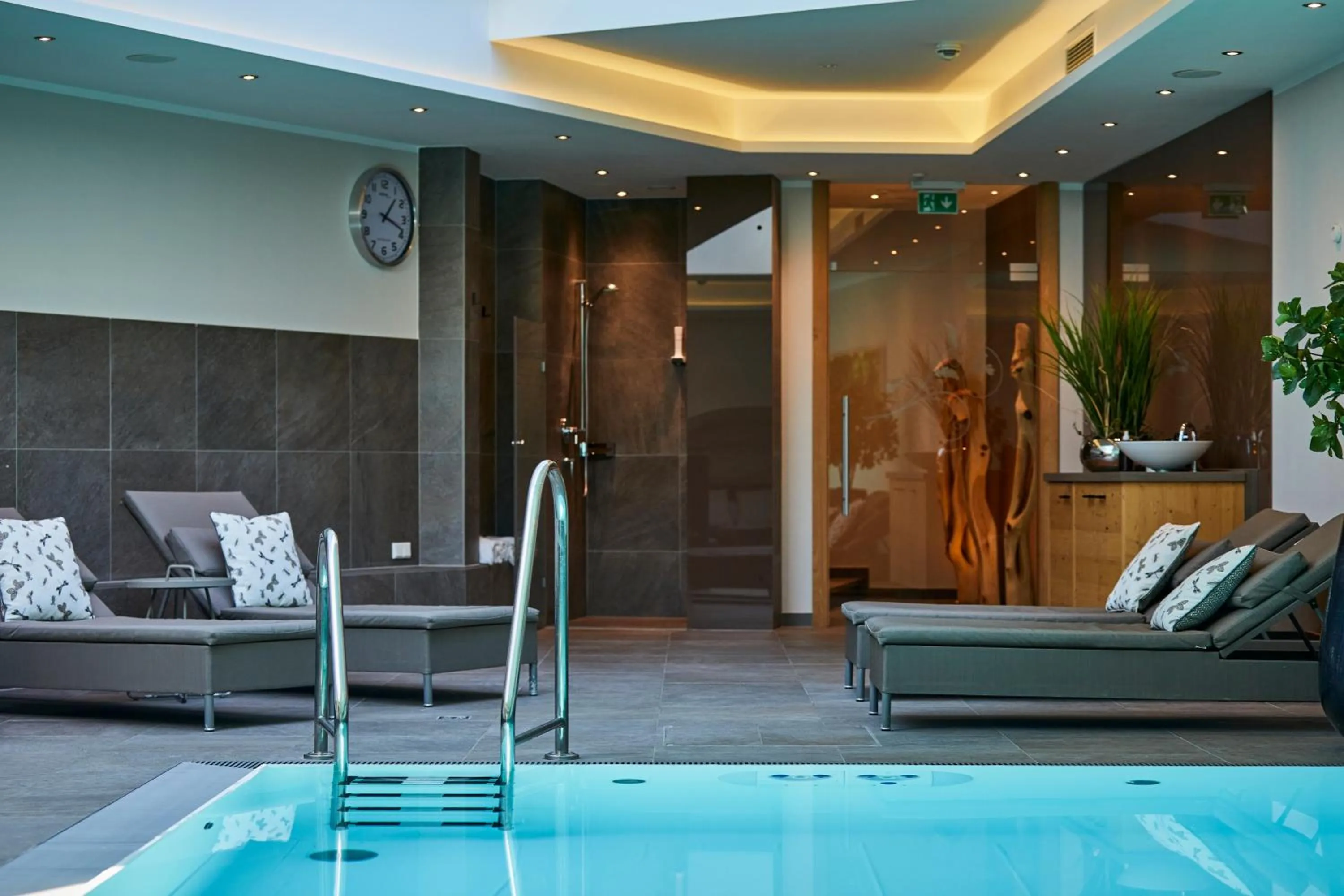 Swimming pool in Hotel Gabi