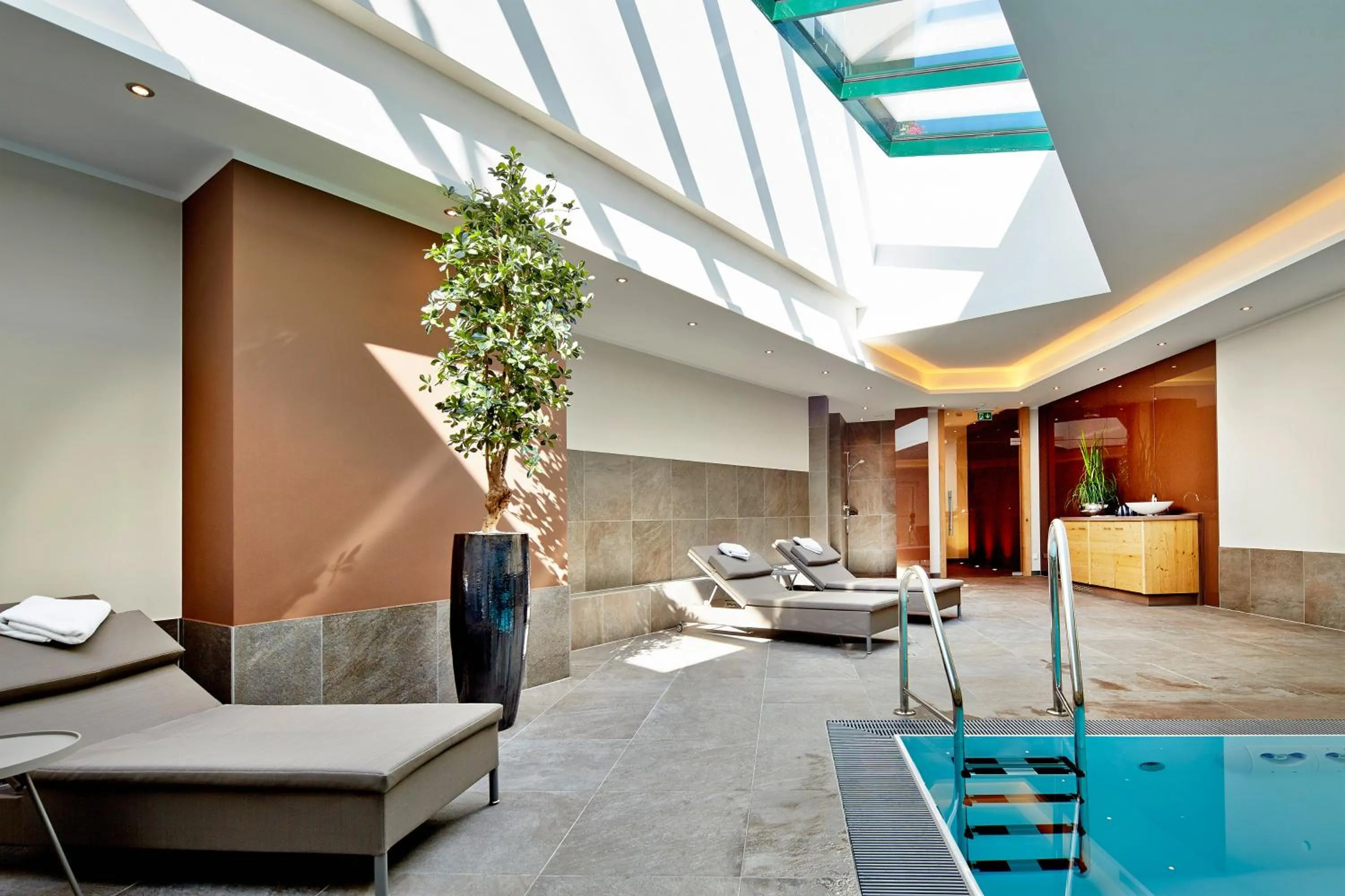 Swimming pool in Hotel Gabi