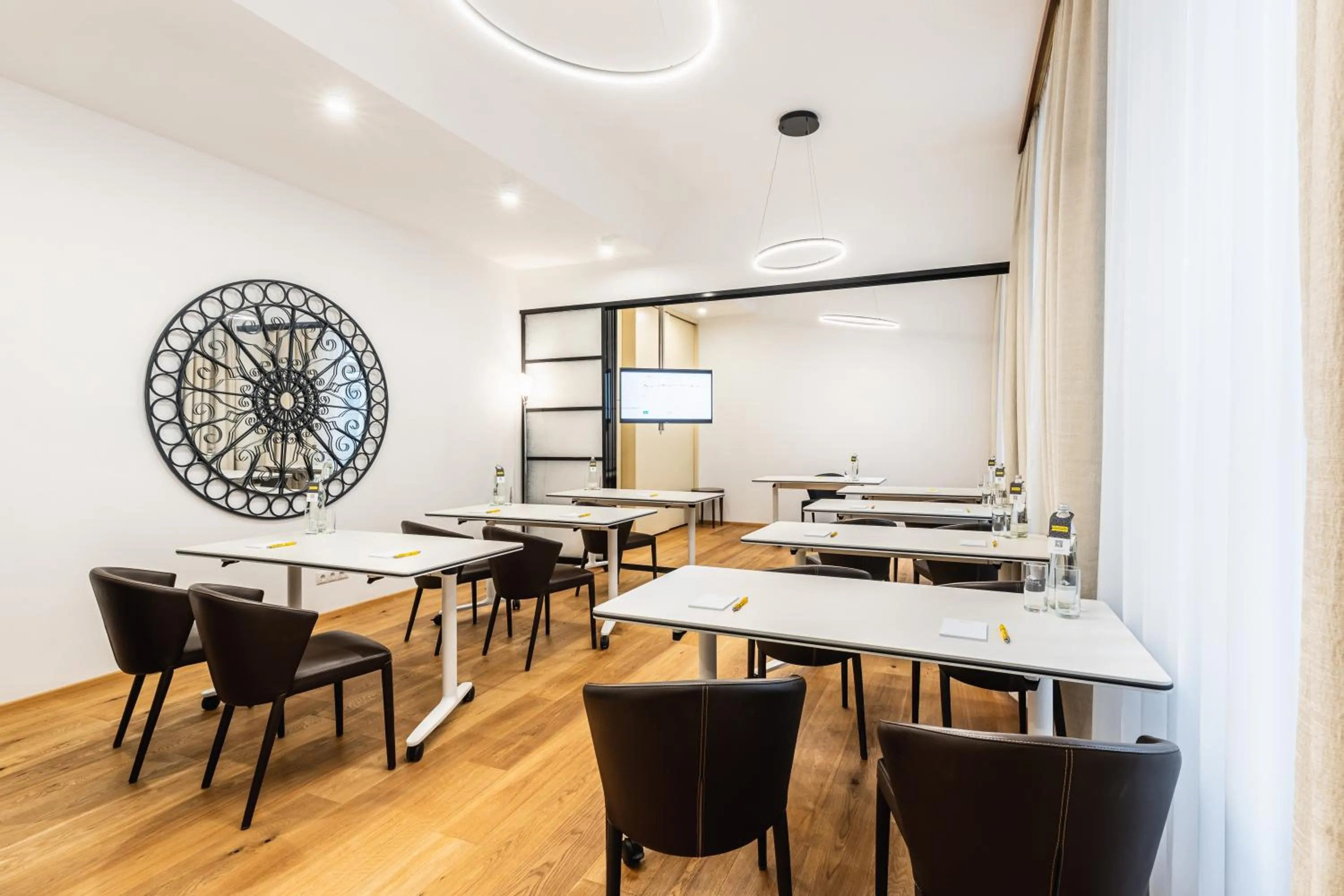 Meeting/conference room in HiLight Suites Hotel