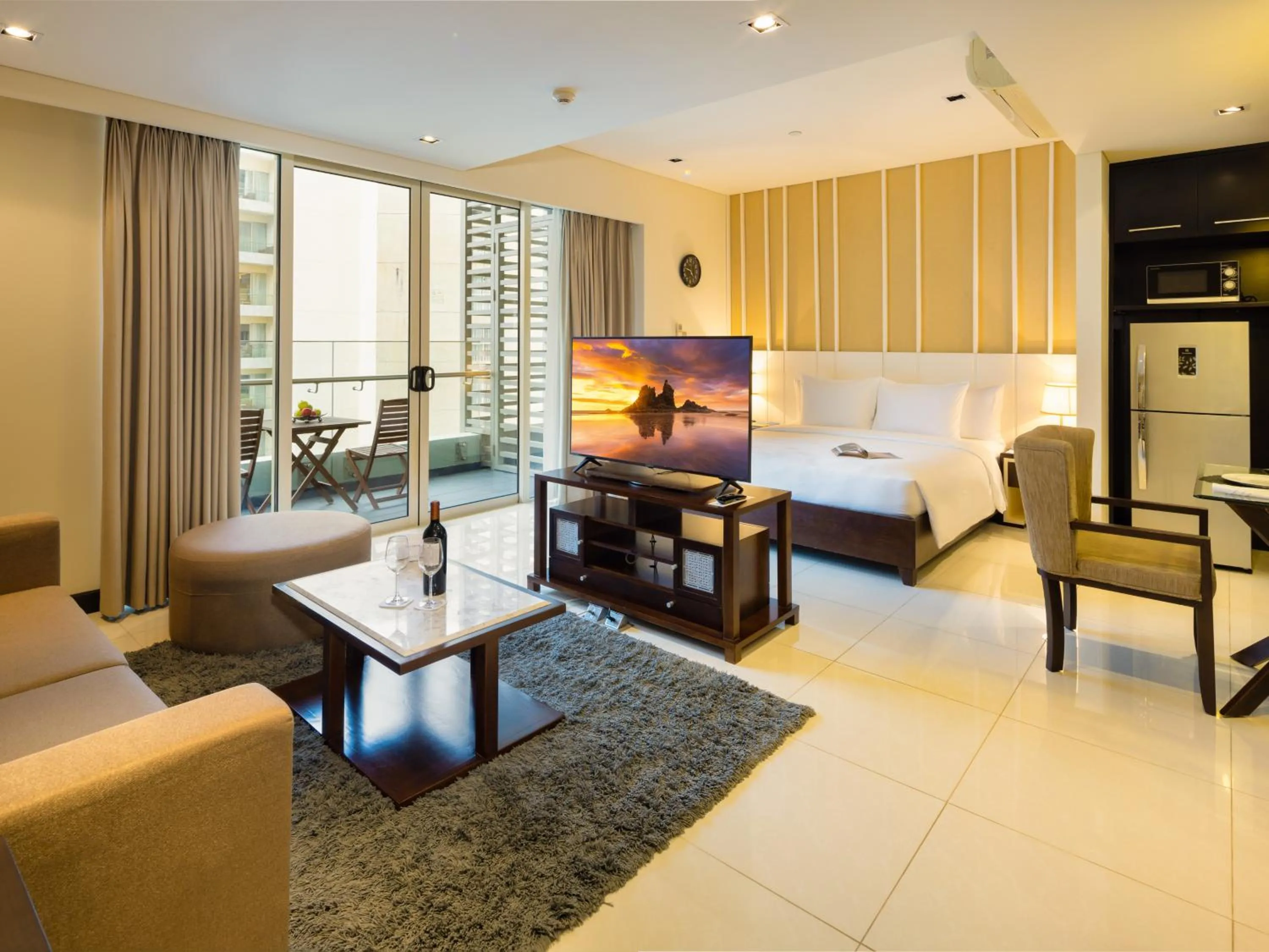 Communal lounge/ TV room, Bed in The Costa Nha Trang Residences