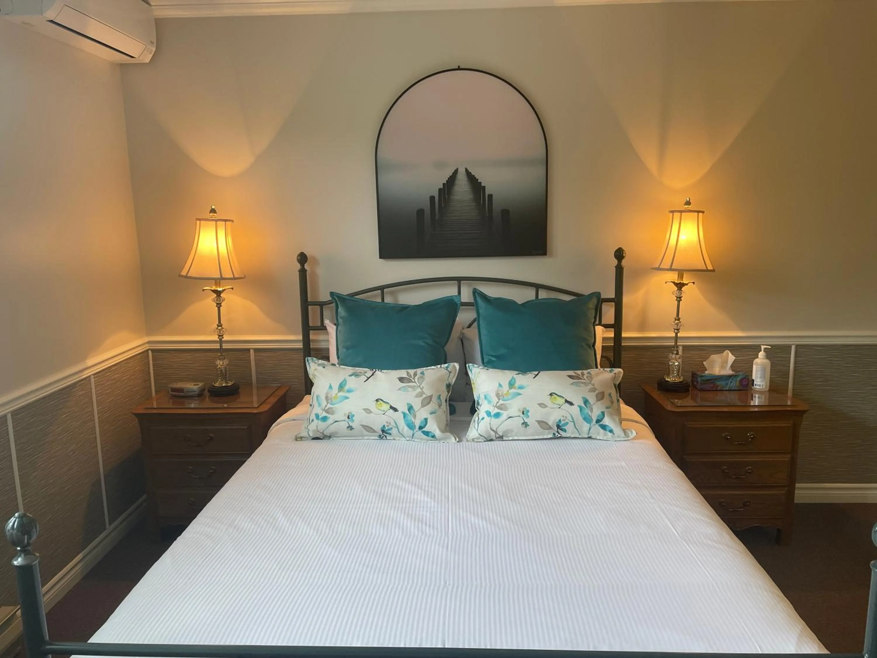 Bed in Auberge Le Tricorne