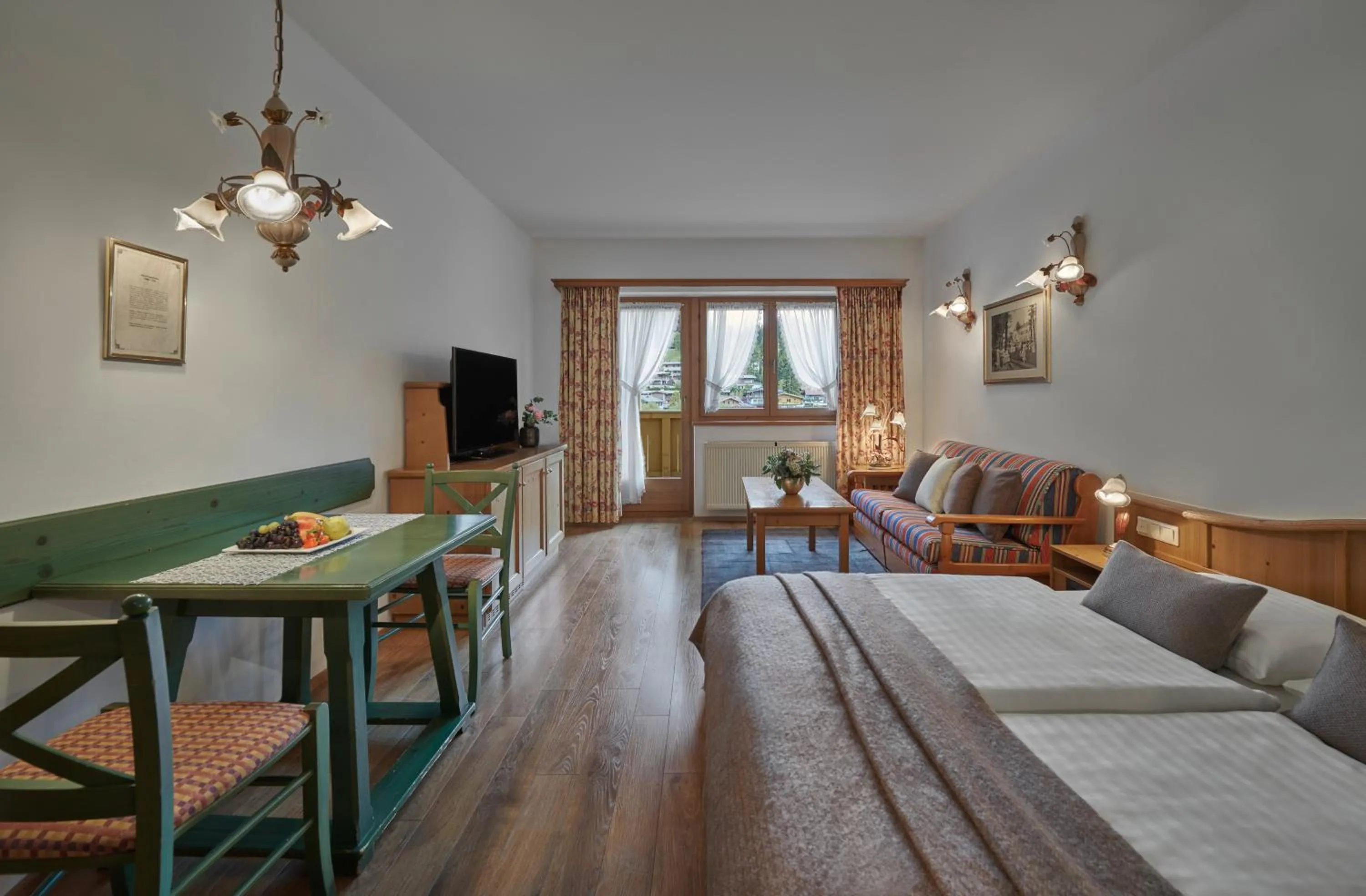 TV and multimedia, Bed in Lisi Family Hotel