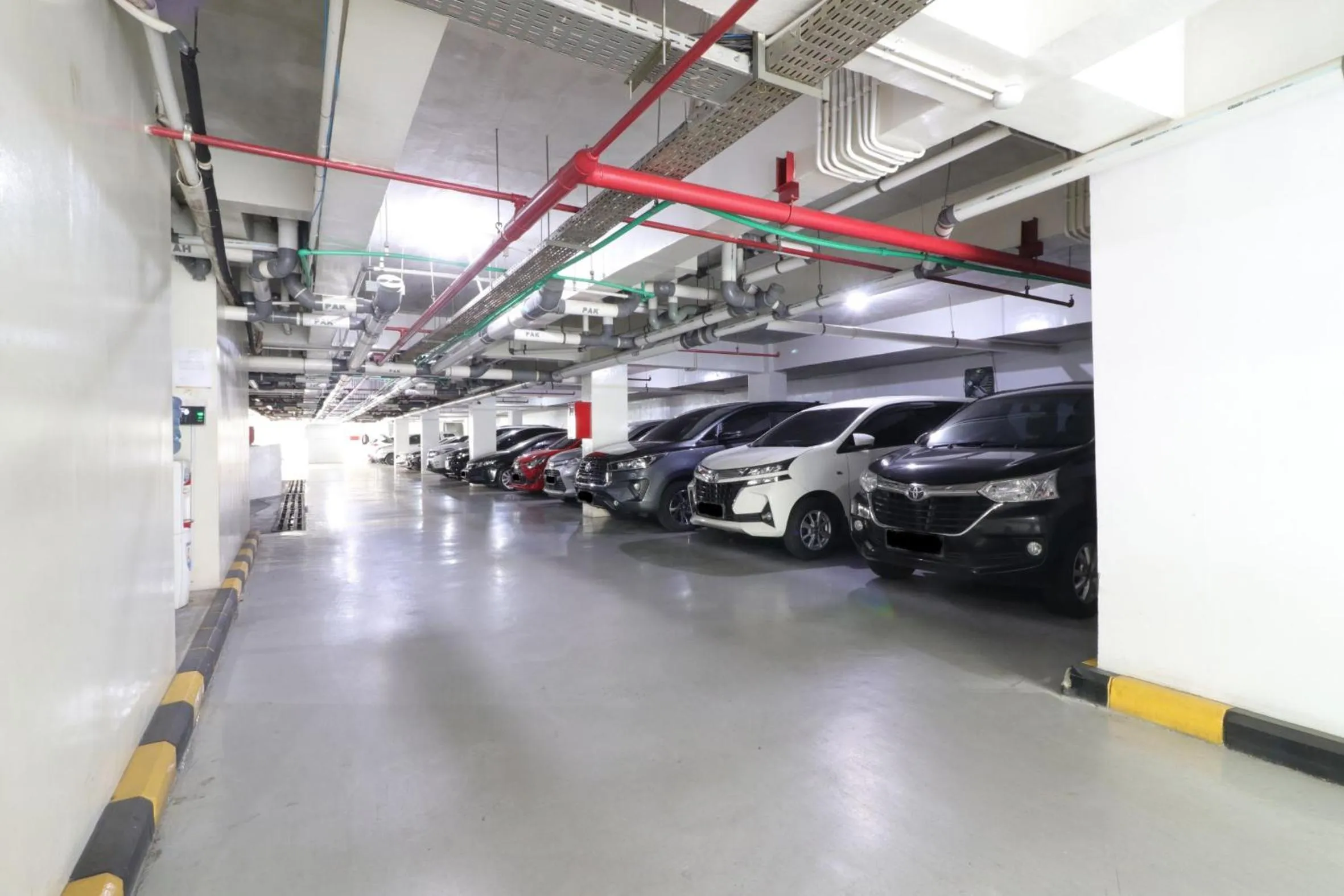 Parking in Mendjangan Residence