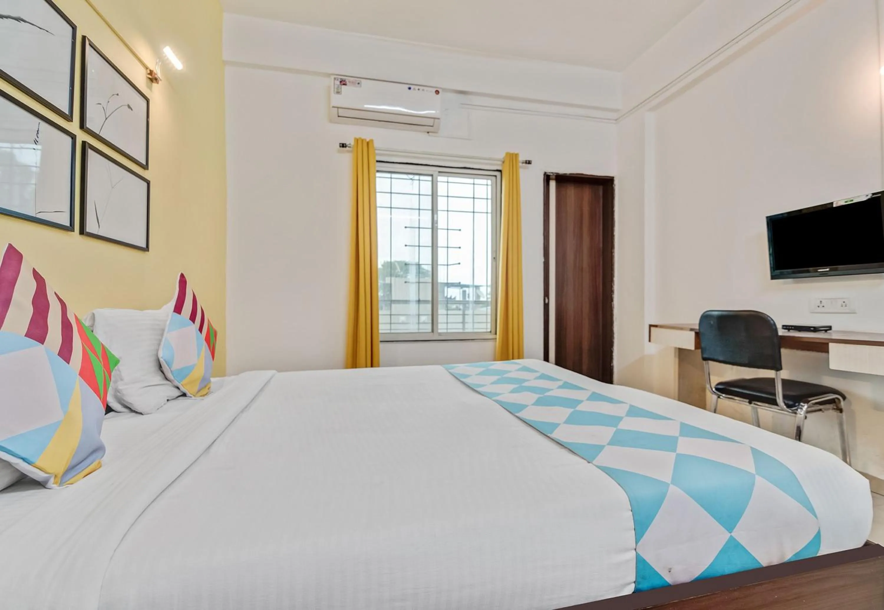 Bedroom, Bed in Super Hotel O Pioneer