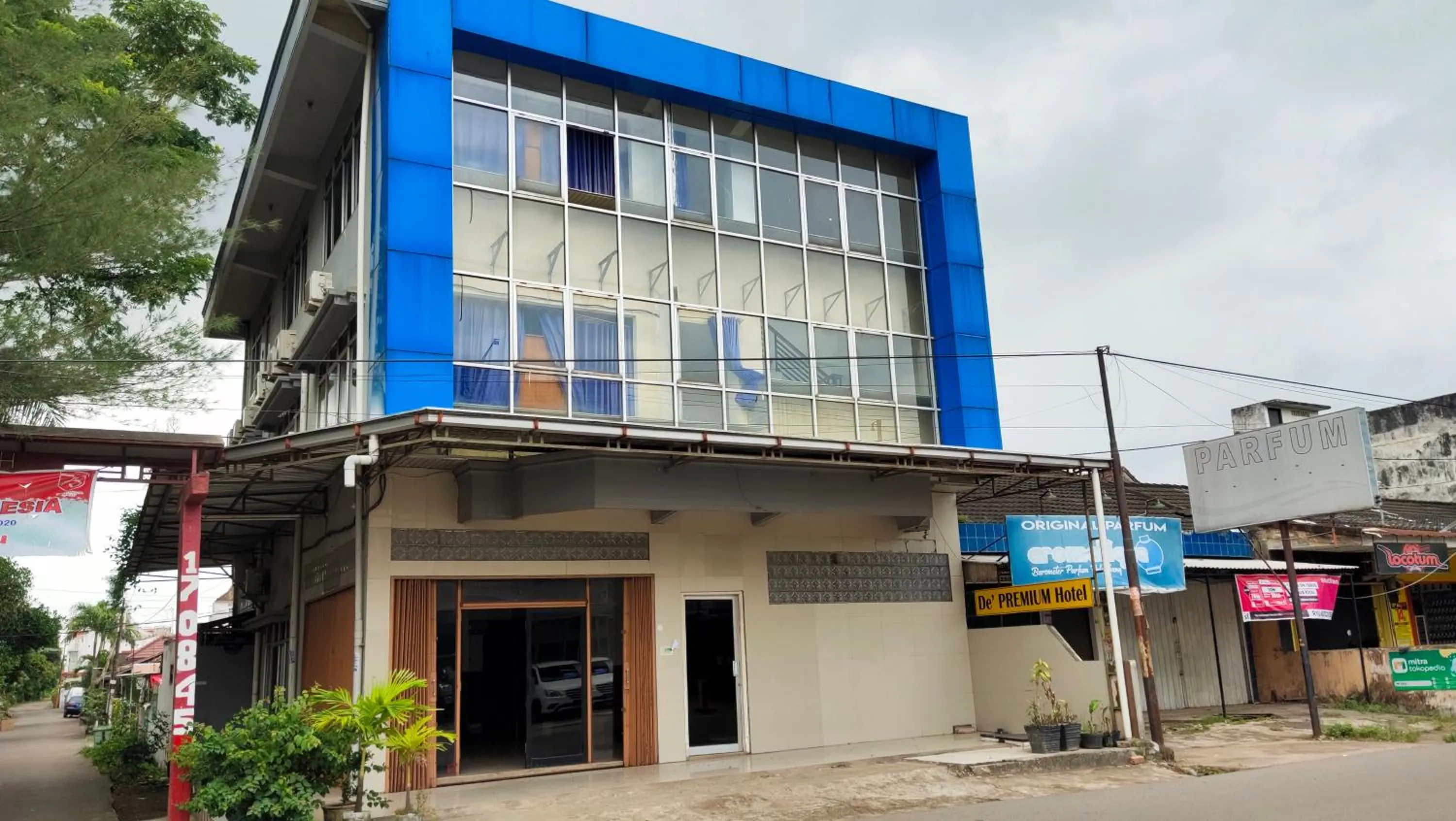 Property building in De' Premium Hotel Musi Raya