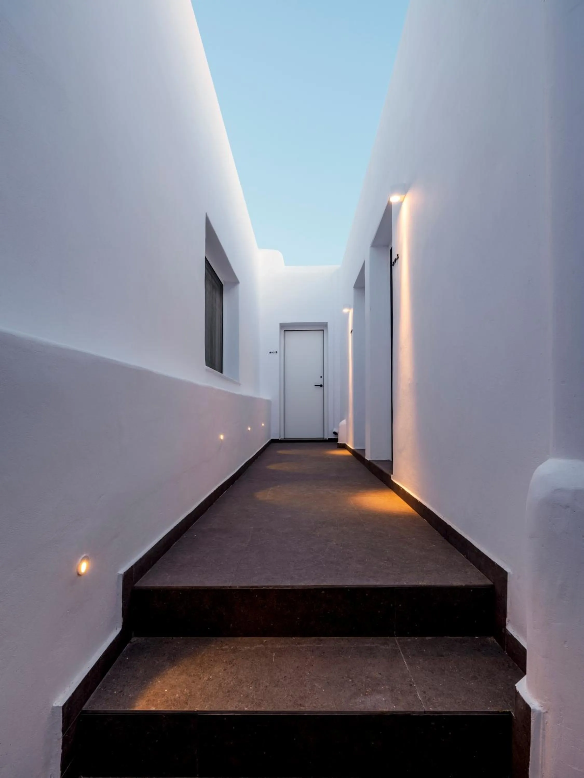 Property building in Yalos Hotel Sunset view Mykonos town private rooms
