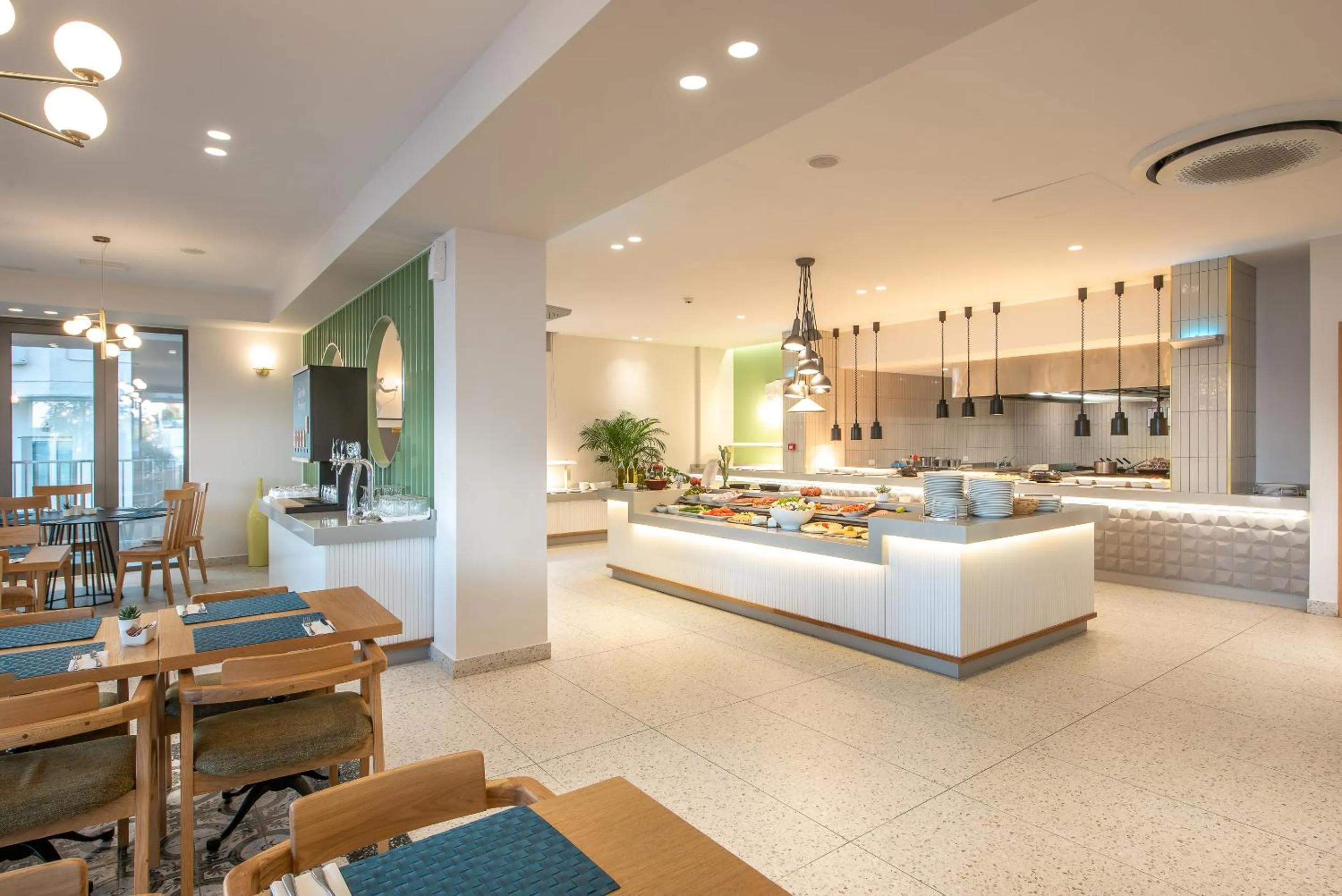 Restaurant/places to eat in Caldera Village