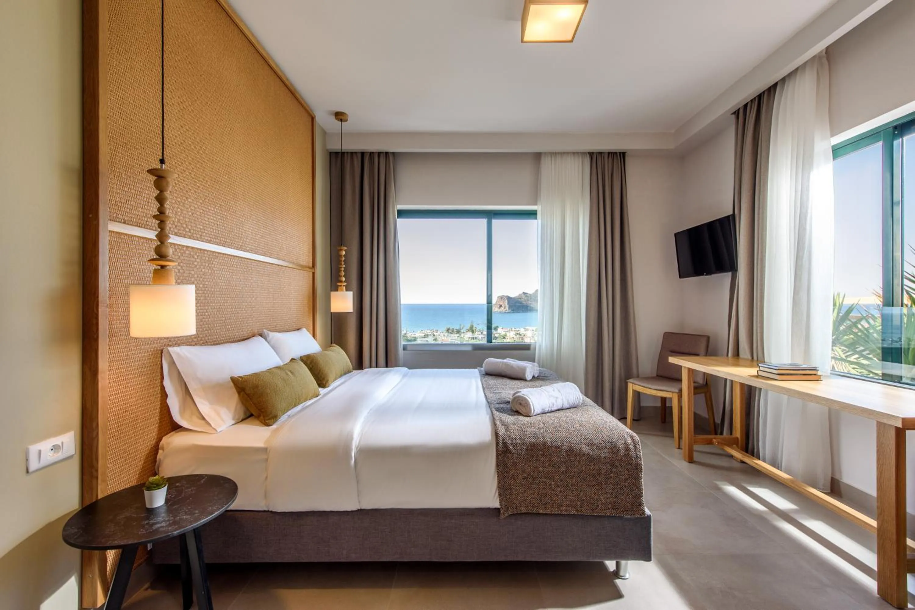 Bedroom, Bed in Caldera Village