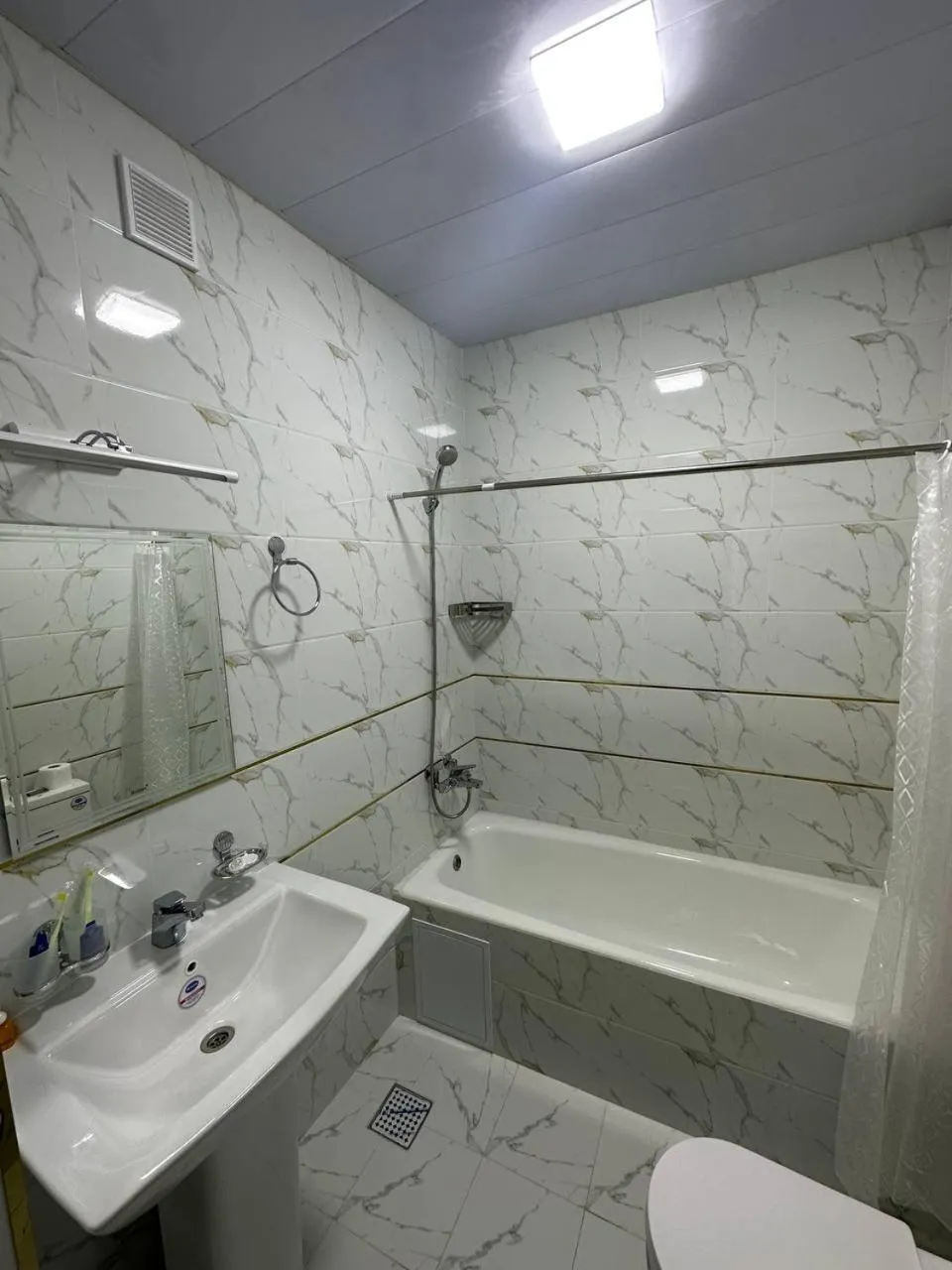 Shower in IZUMRUD PALACE