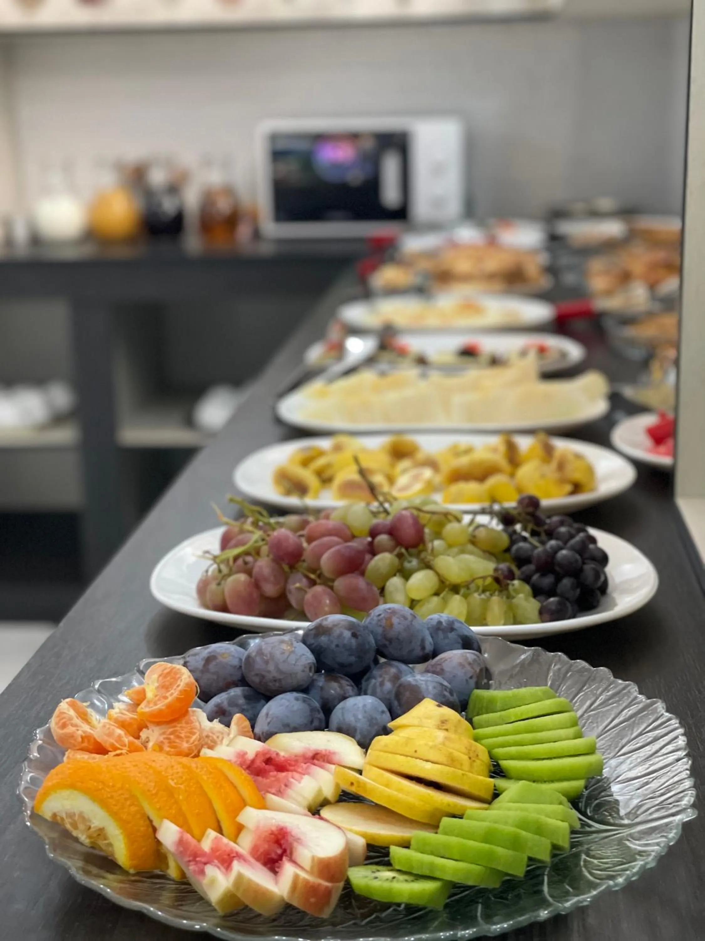 Restaurant/places to eat in IZUMRUD PALACE