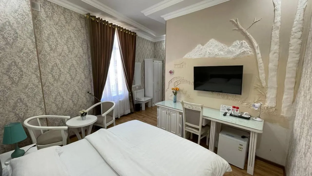 Bed in IZUMRUD PALACE