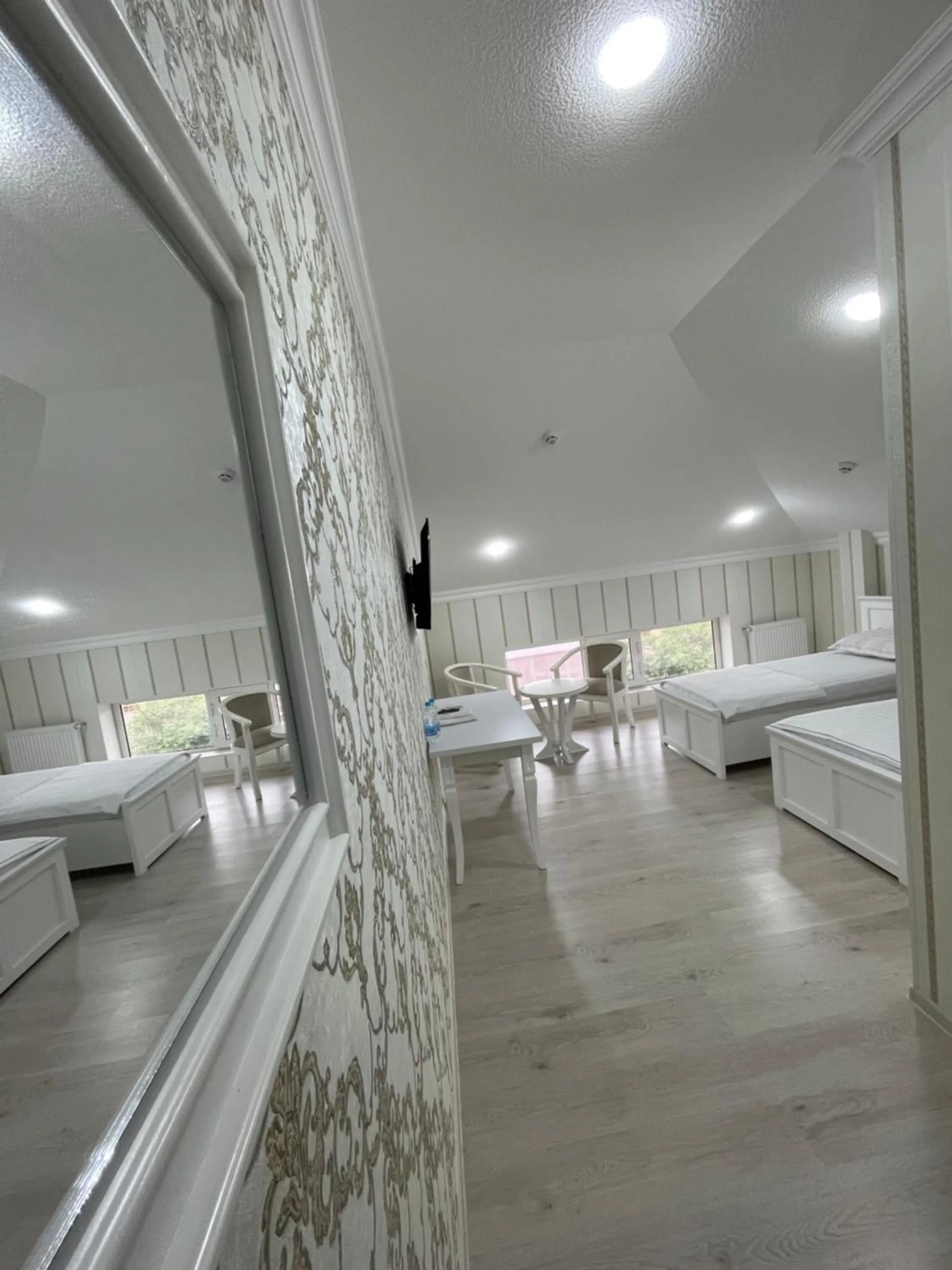 Photo of the whole room, Bed in IZUMRUD PALACE