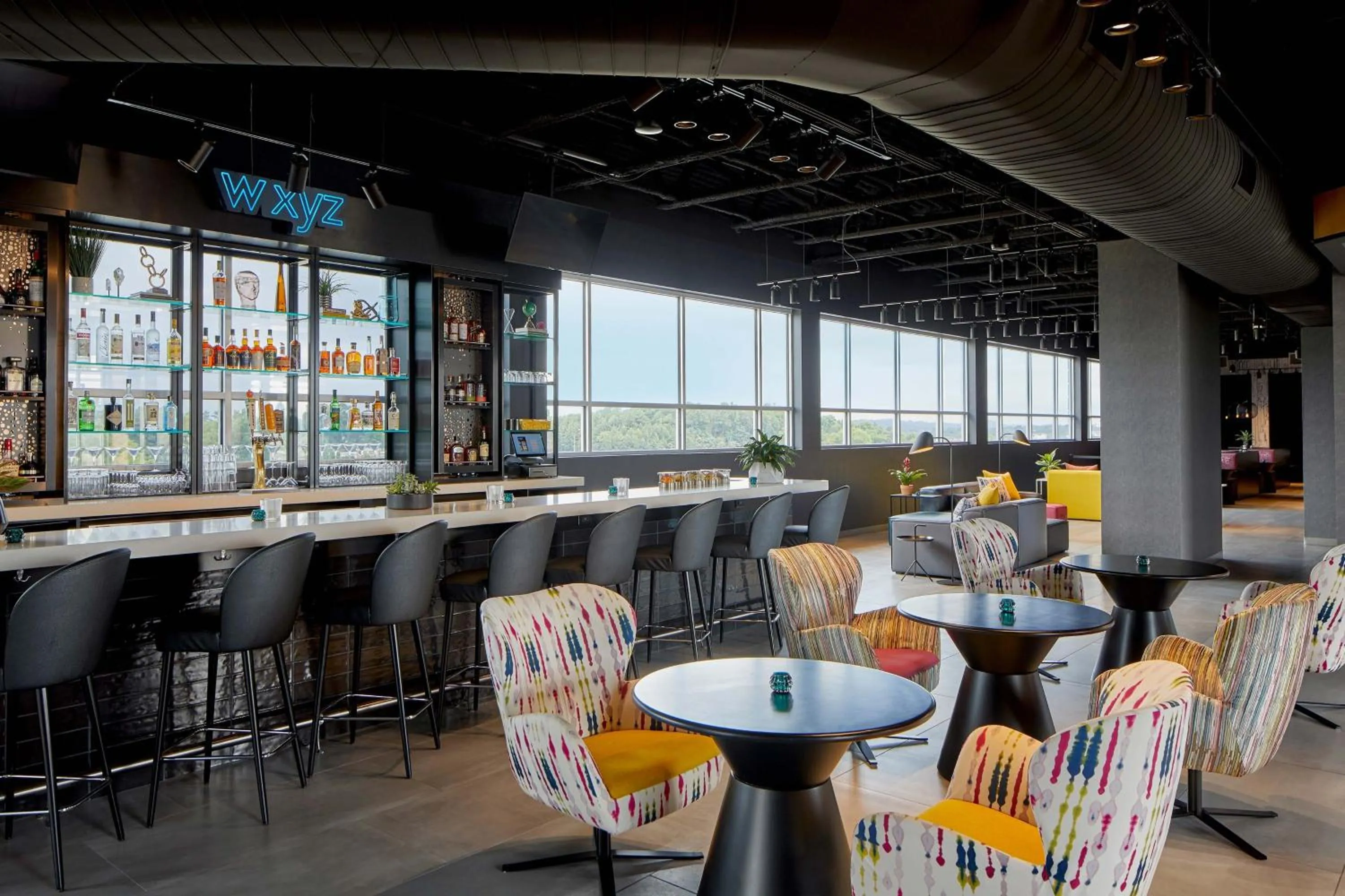 Lounge or bar in Aloft Chattanooga Hamilton Place