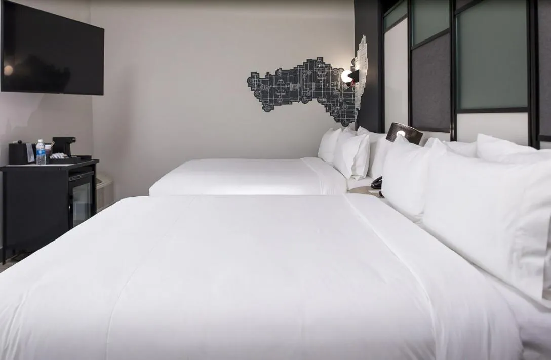 Bed in Aloft Dallas DFW Airport Grapevine