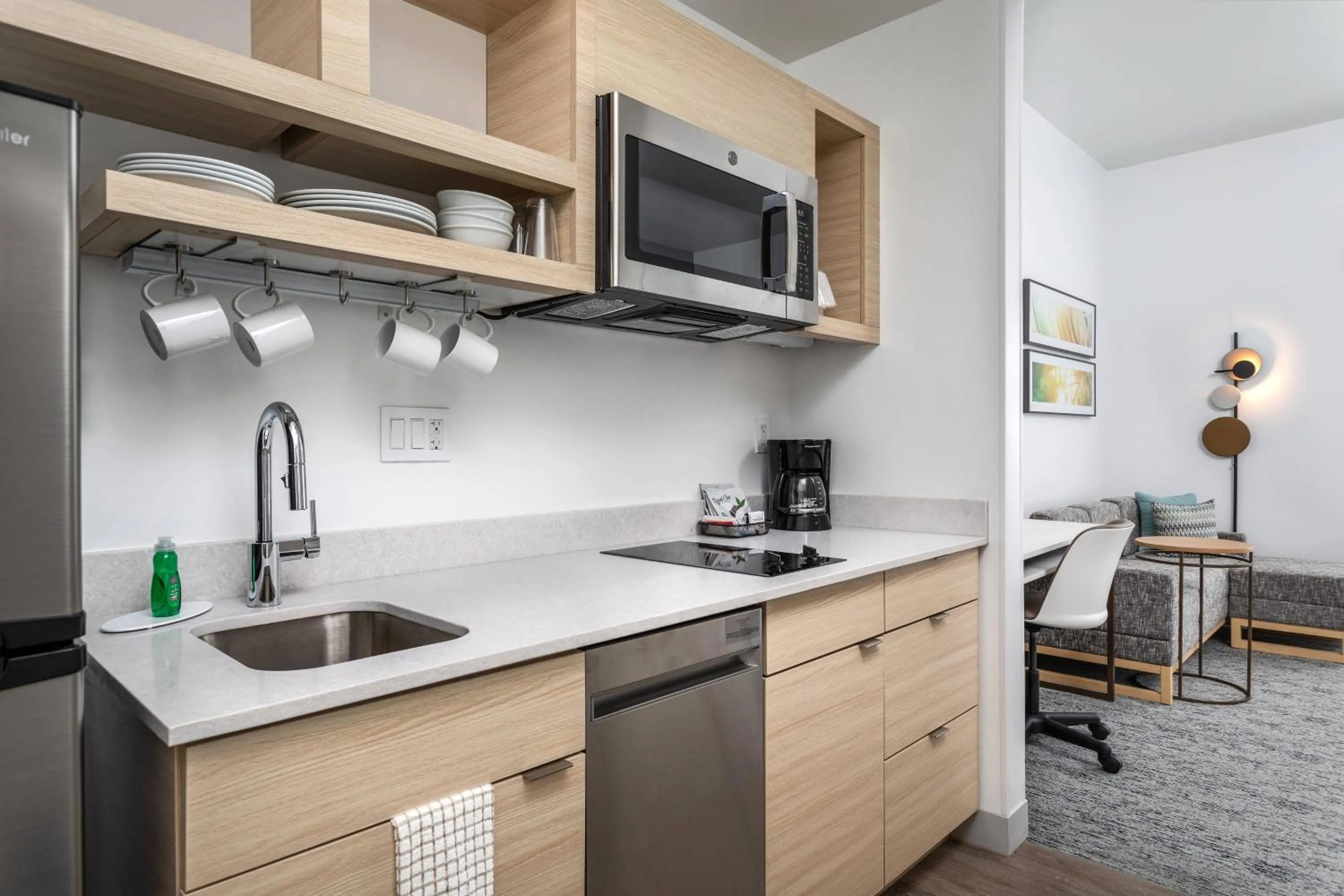 Kitchen or kitchenette in TownePlace Suites By Marriott Orlando Southwest Near Universal