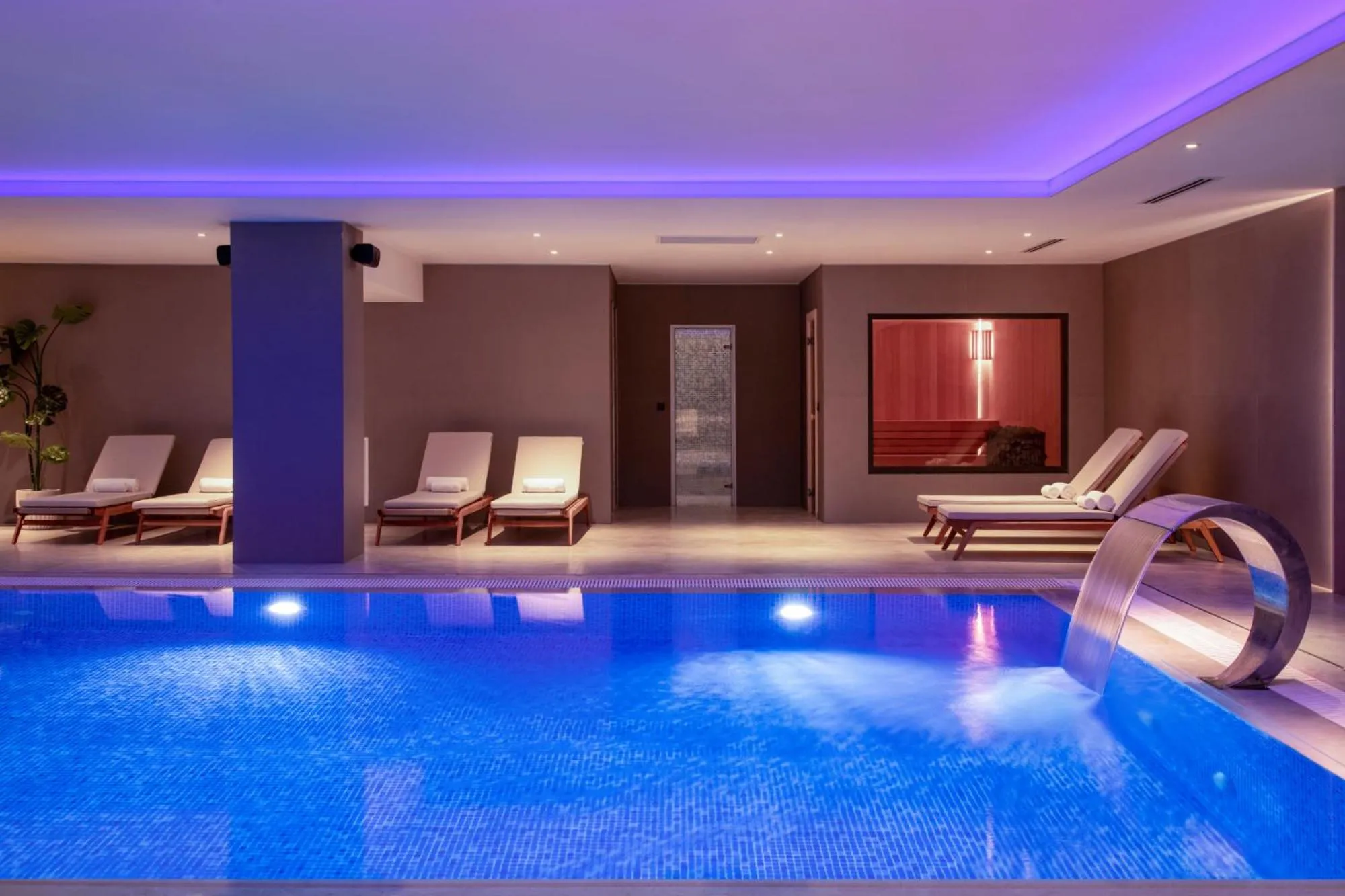 Swimming pool in Ambassadori Goderdzi Hotel