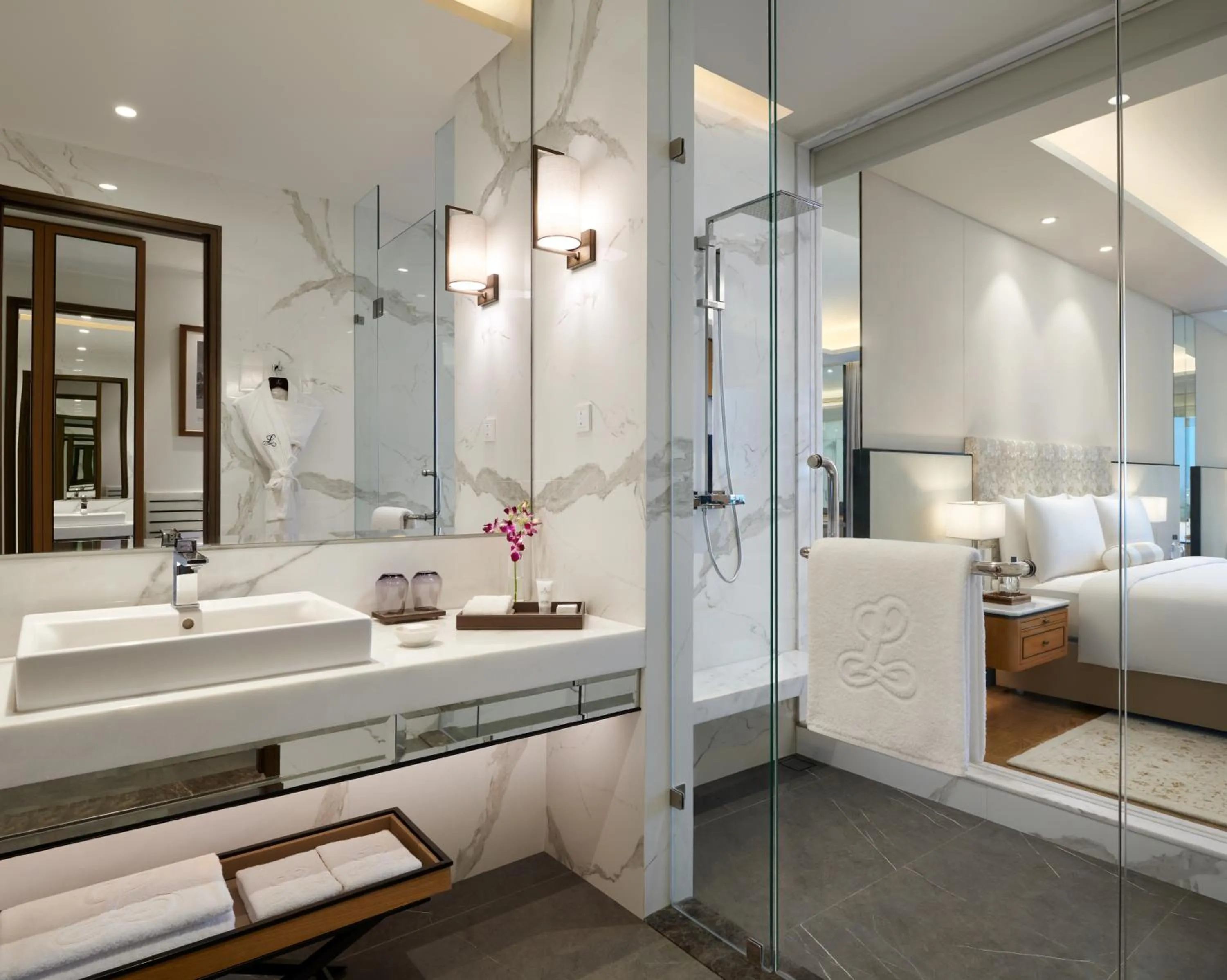 Bathroom, Bed in The Leela Bhartiya City Bengaluru