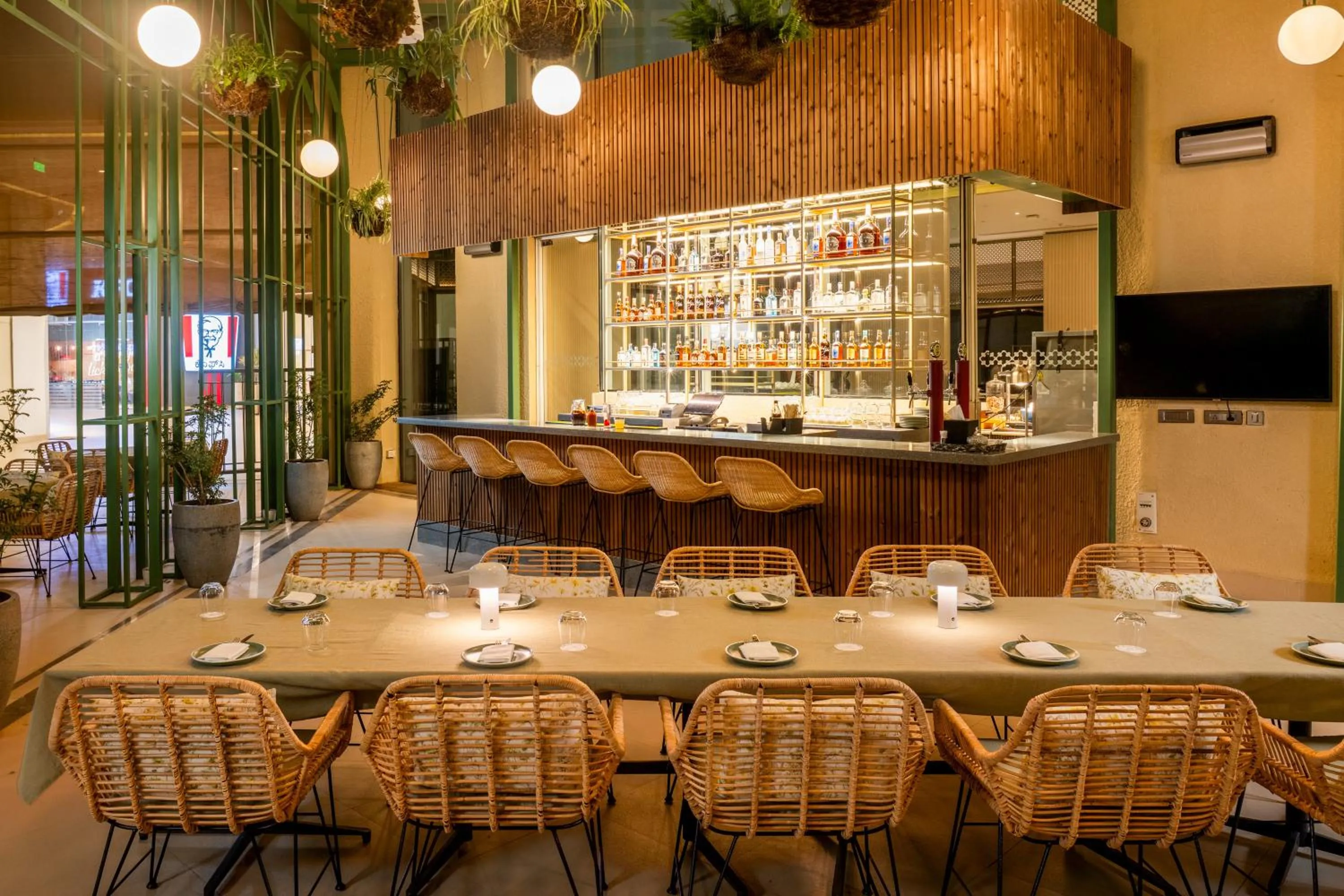 Restaurant/places to eat in The Leela Bhartiya City Bengaluru